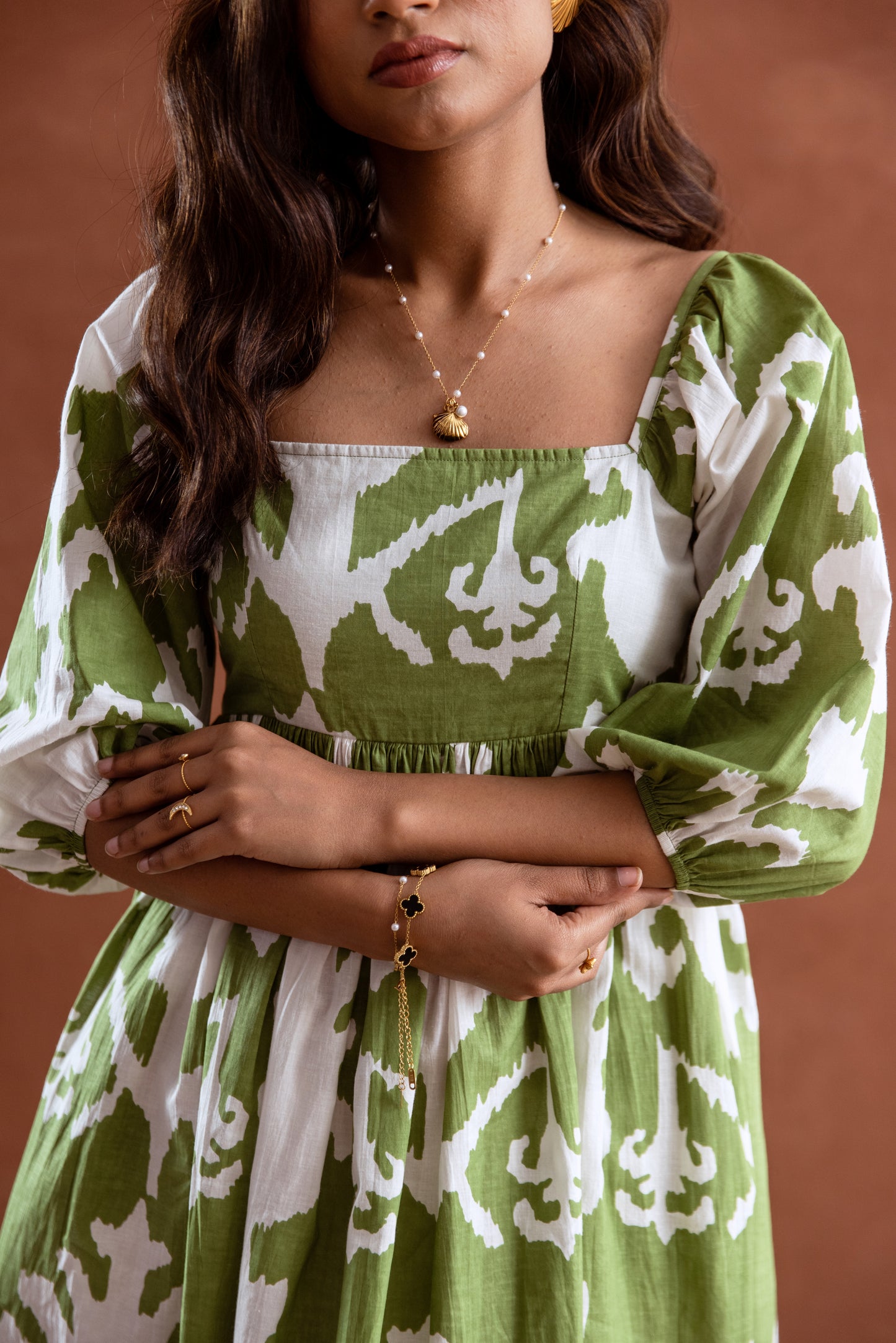 Green and White Patterned Square Neck Sleeved Short Dress