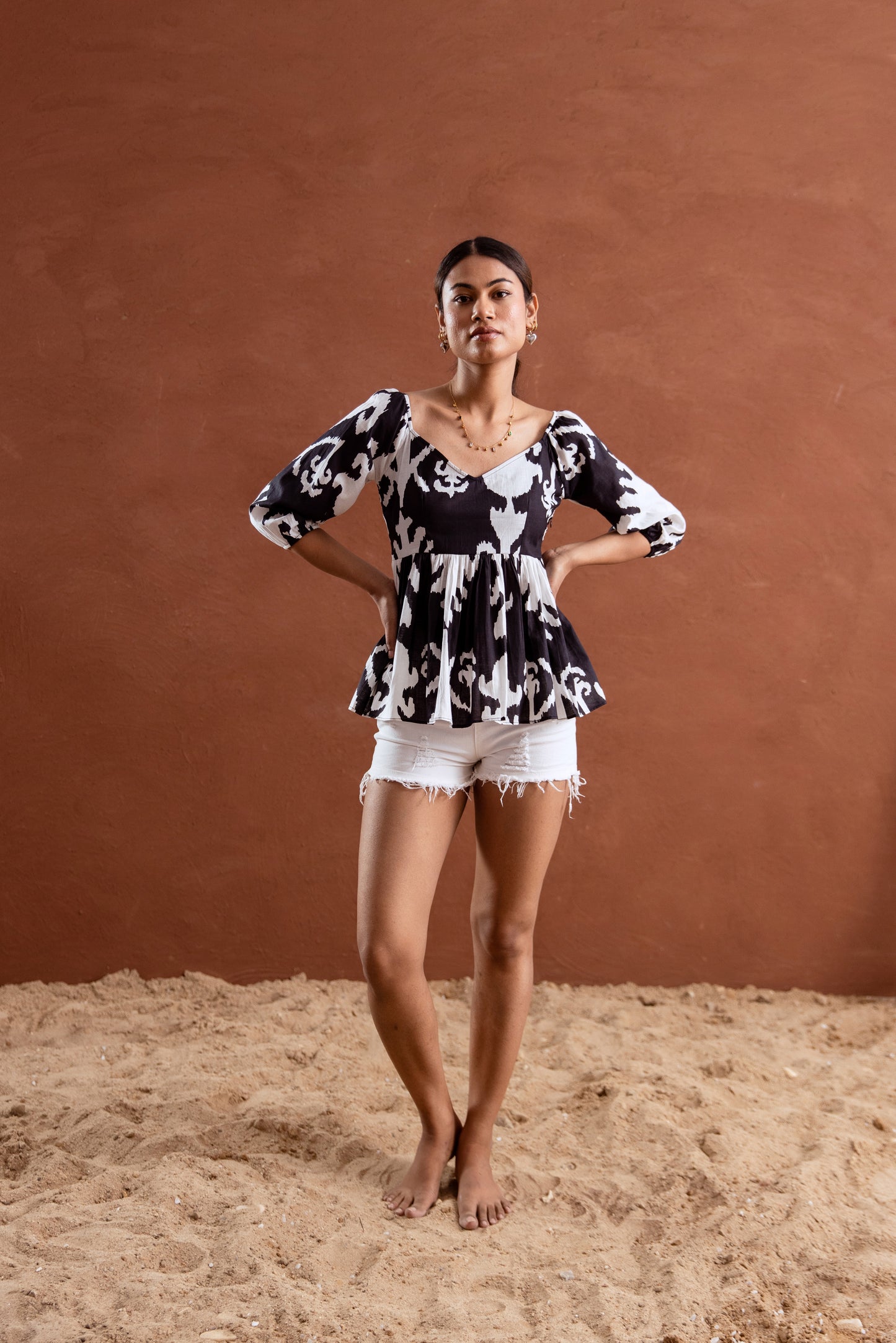 Black and White Patterned Sleeved Top