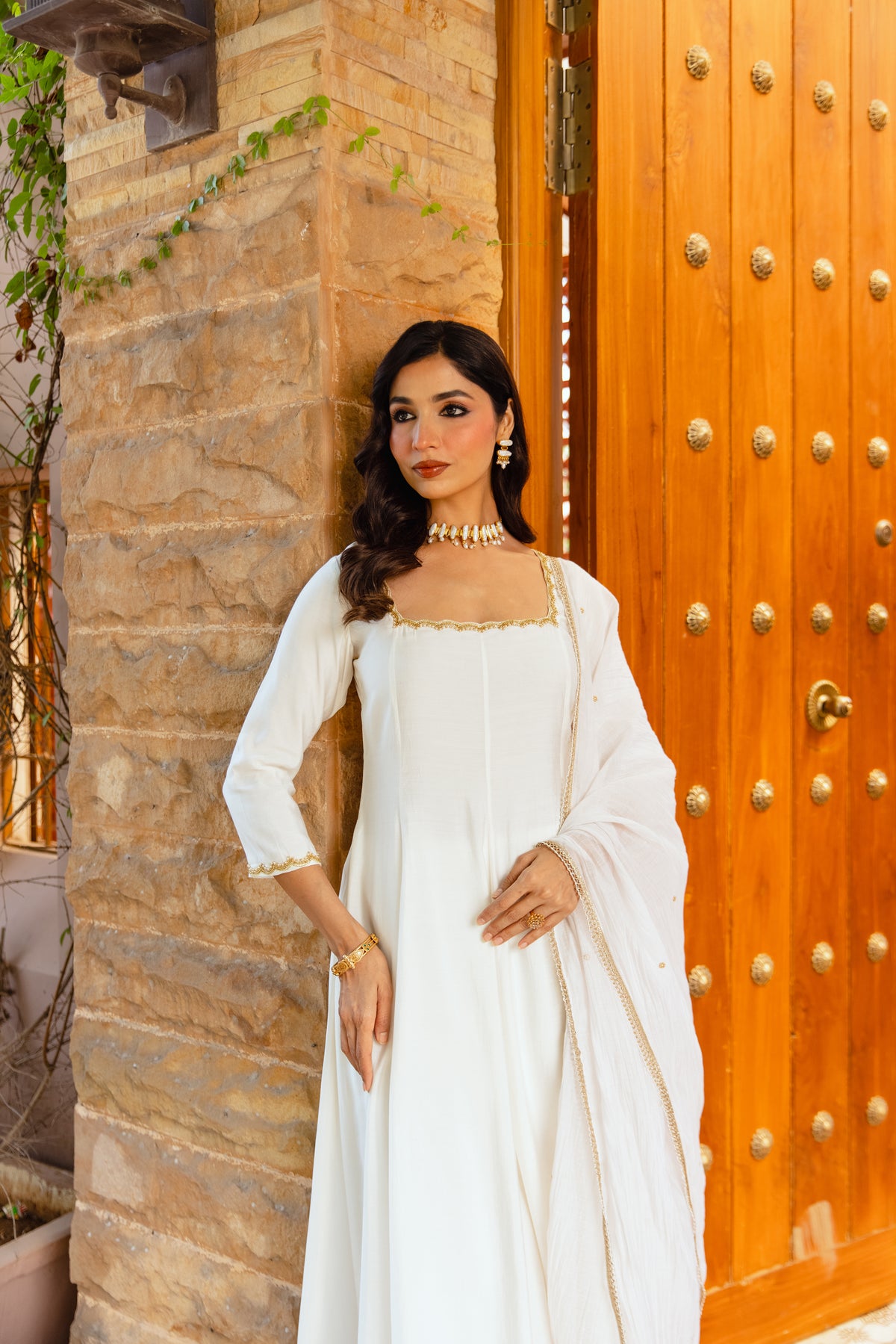 Pearl Sleeved - White