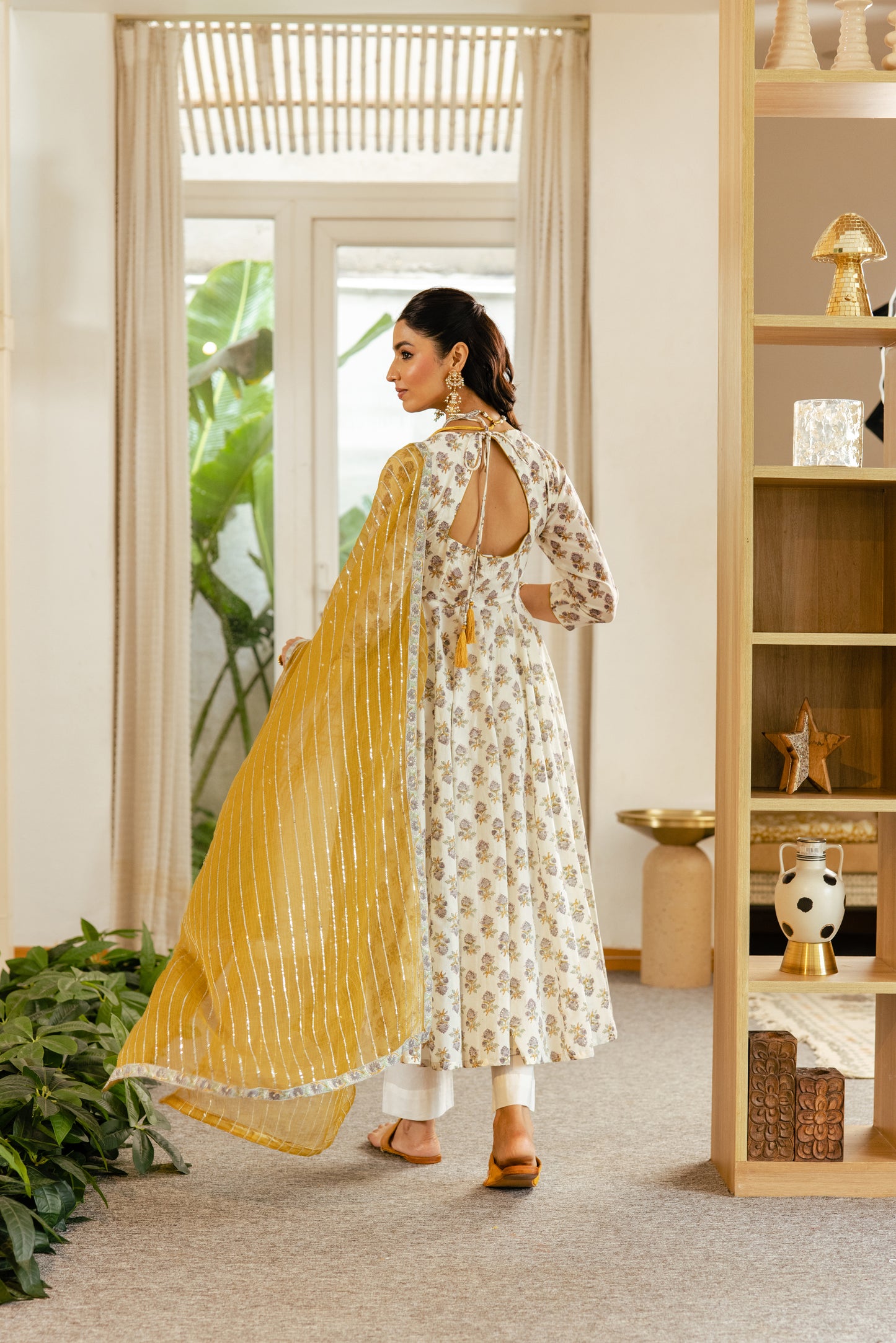 Ivory Saffron Sleeved- Butti