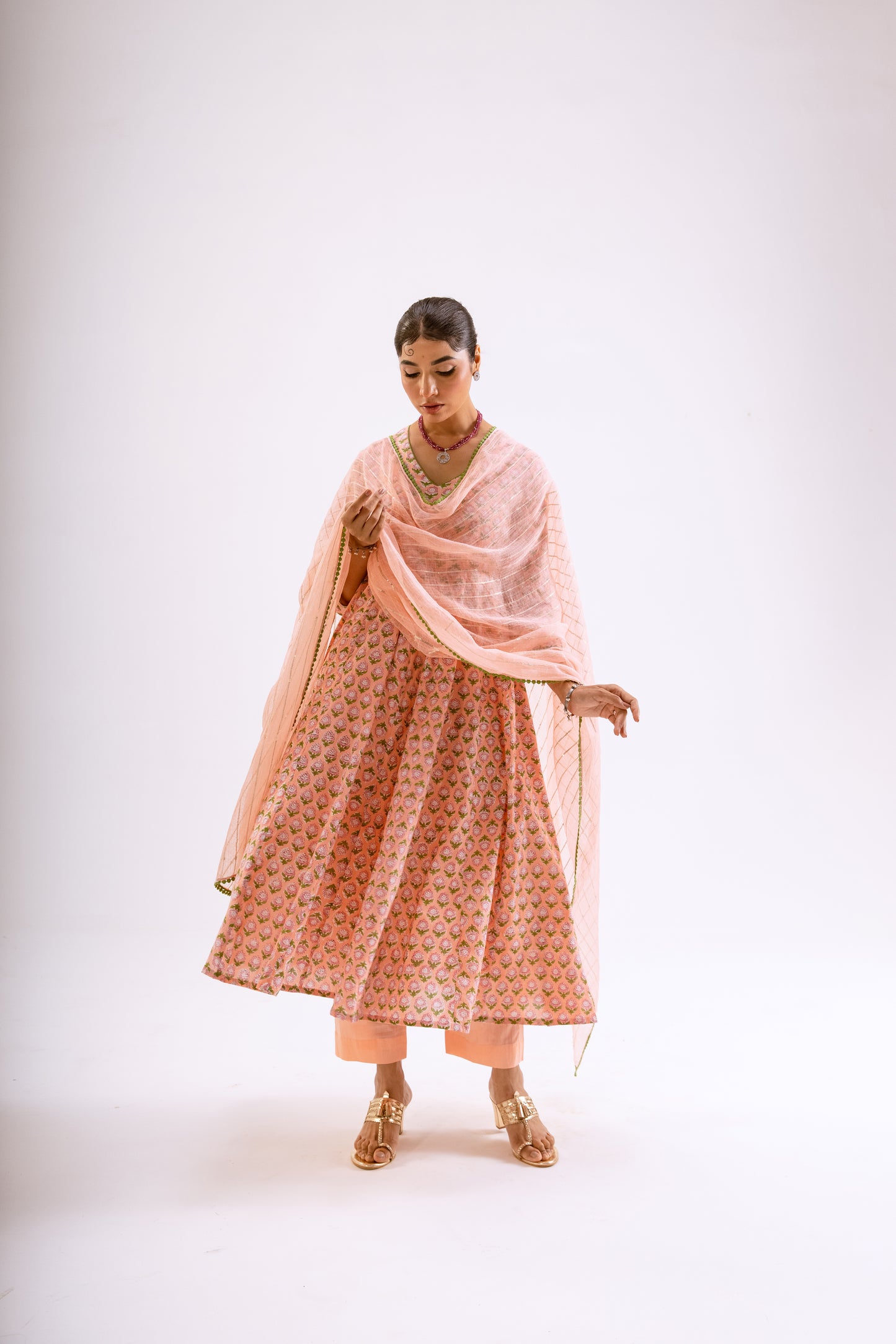 Gulabi Pink Butti - Sleeved