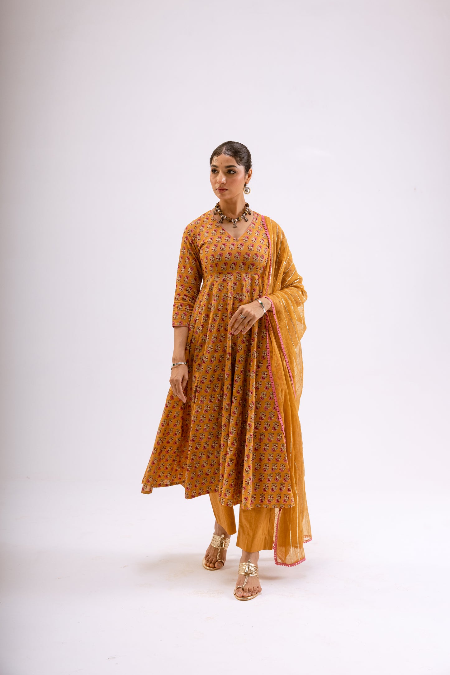 Haldi Yellow Butti - Sleeved