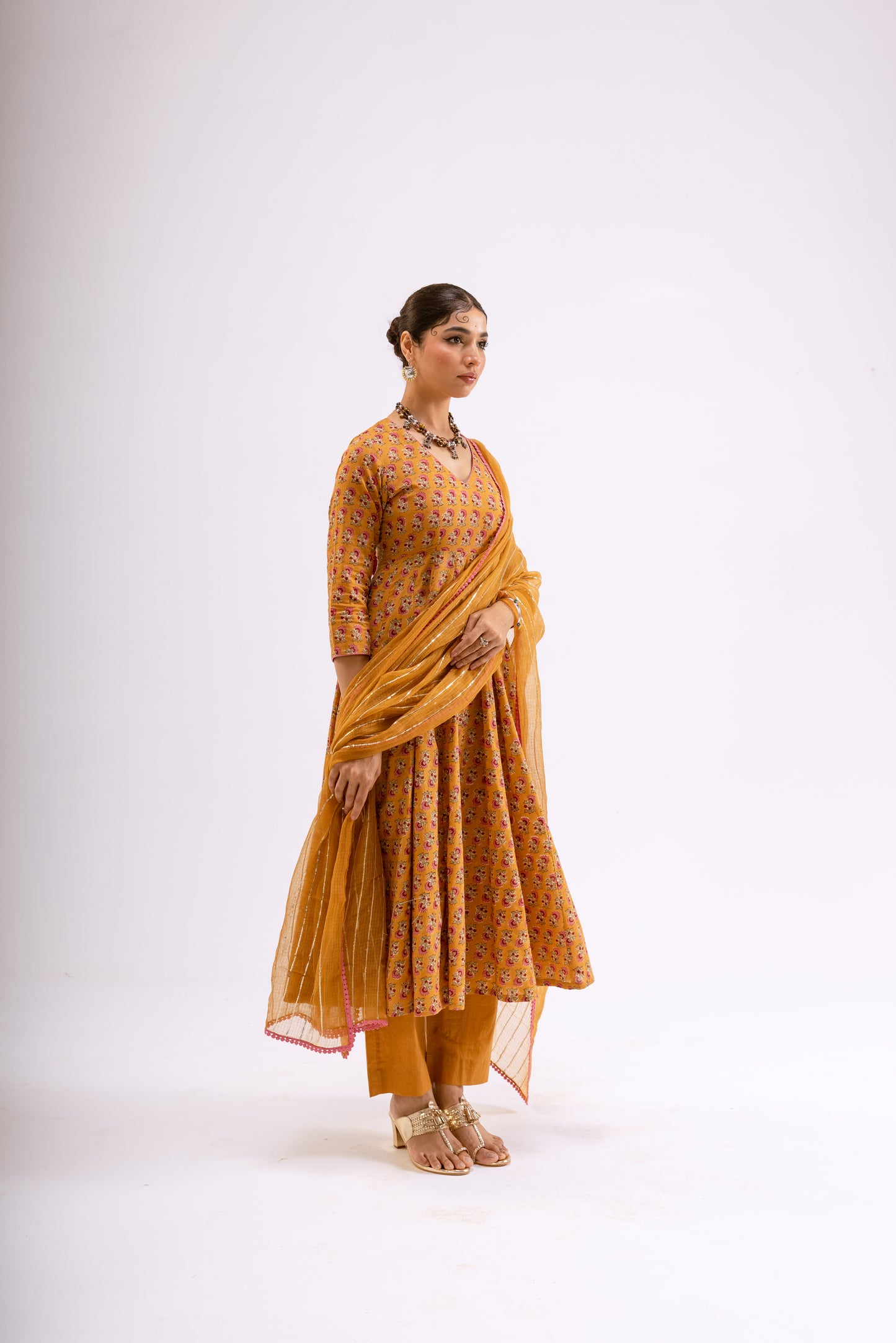 Haldi Yellow Butti - Sleeved