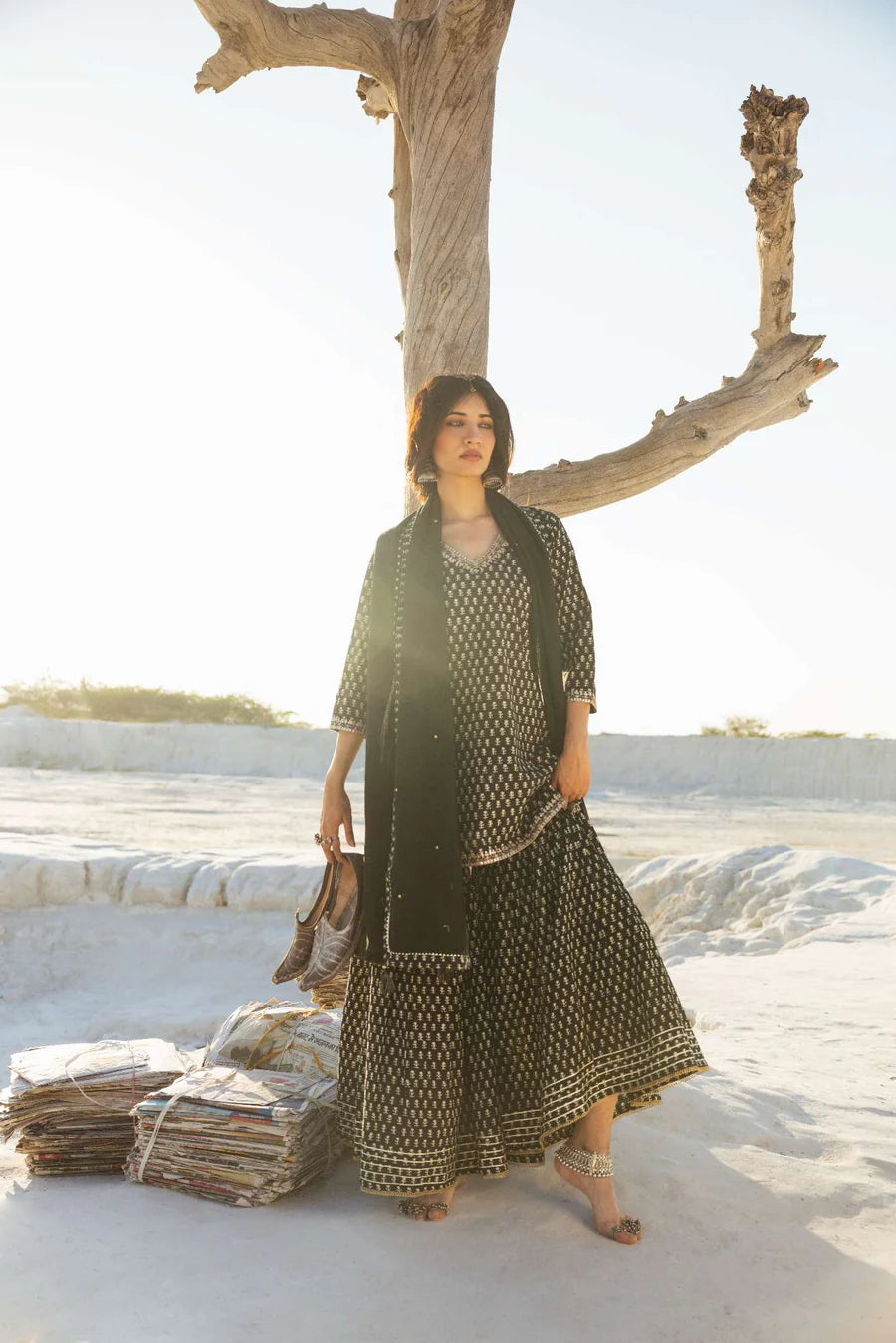 BLACK BLOCK PRINT SHARARA SET