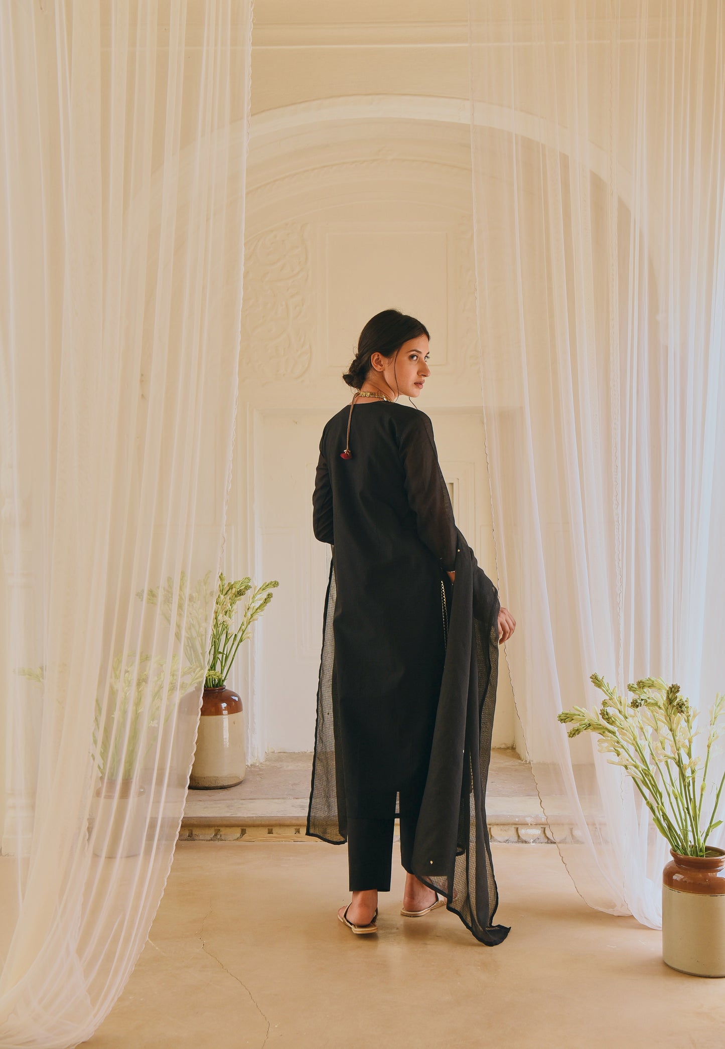 BLACK EMBROIDERED KURTA SET