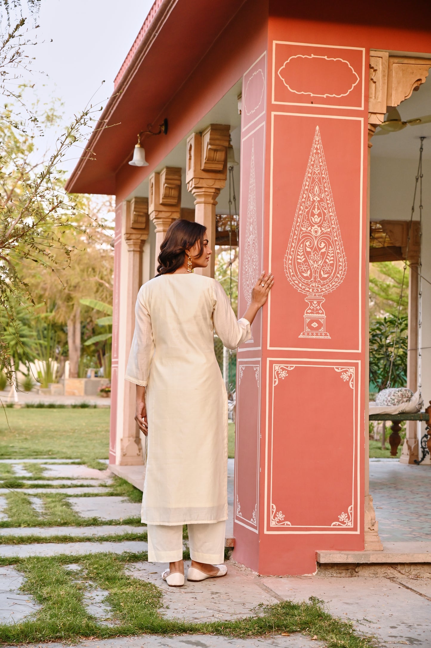 CREAM & PINK EMBROIDERED KURTA SET