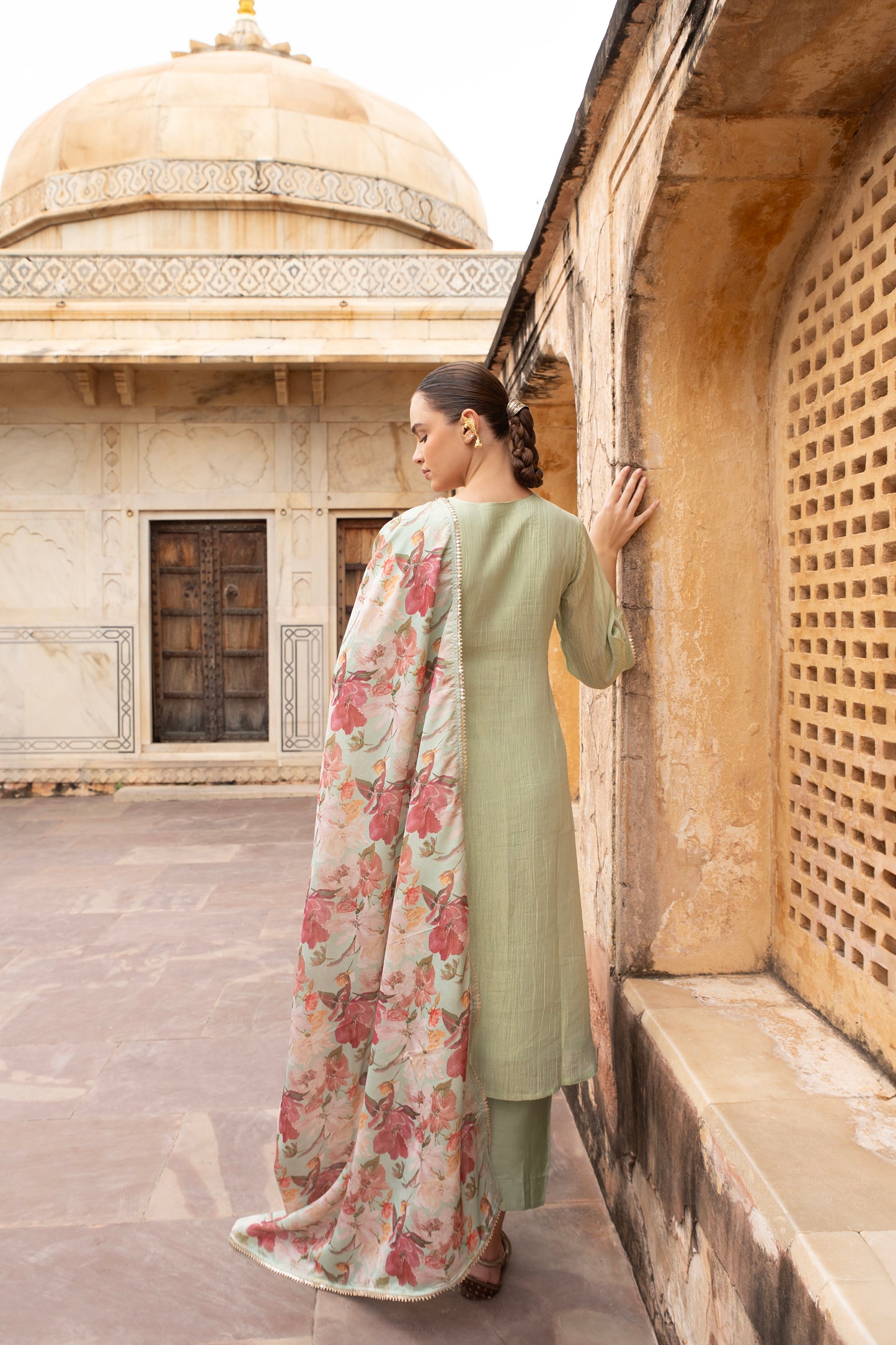 PASTEL GREEN EMBBROIDERED ROUND NECKLINE KURTA SET