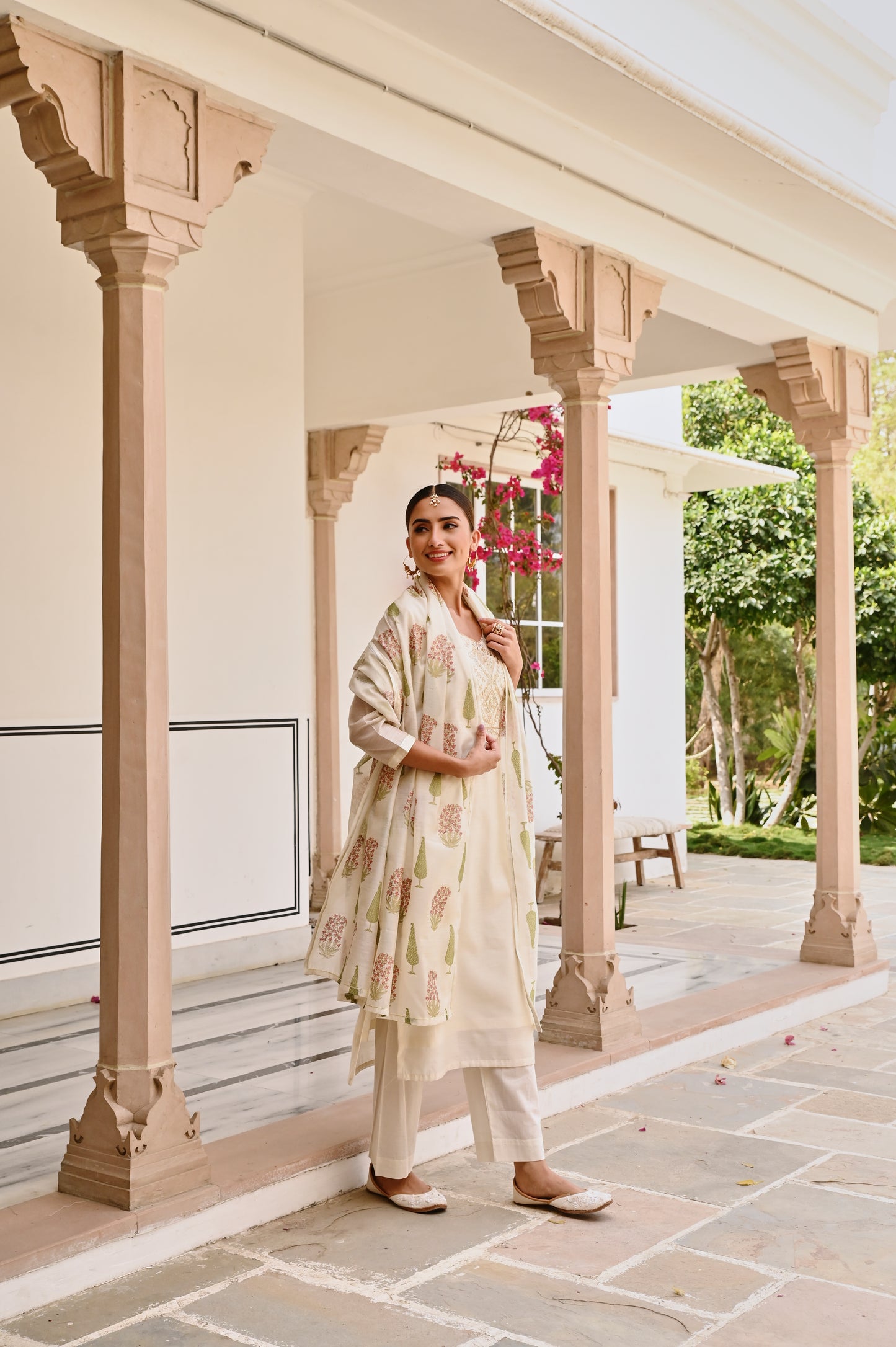 CREAM CHANDERI GOTA PATTI KURTA SET