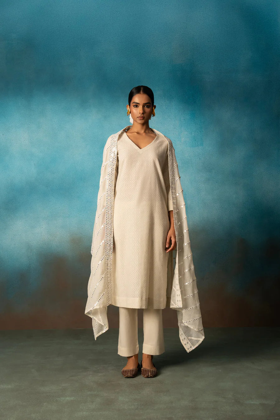 OFF WHITE STRAIGHT KURTA SET