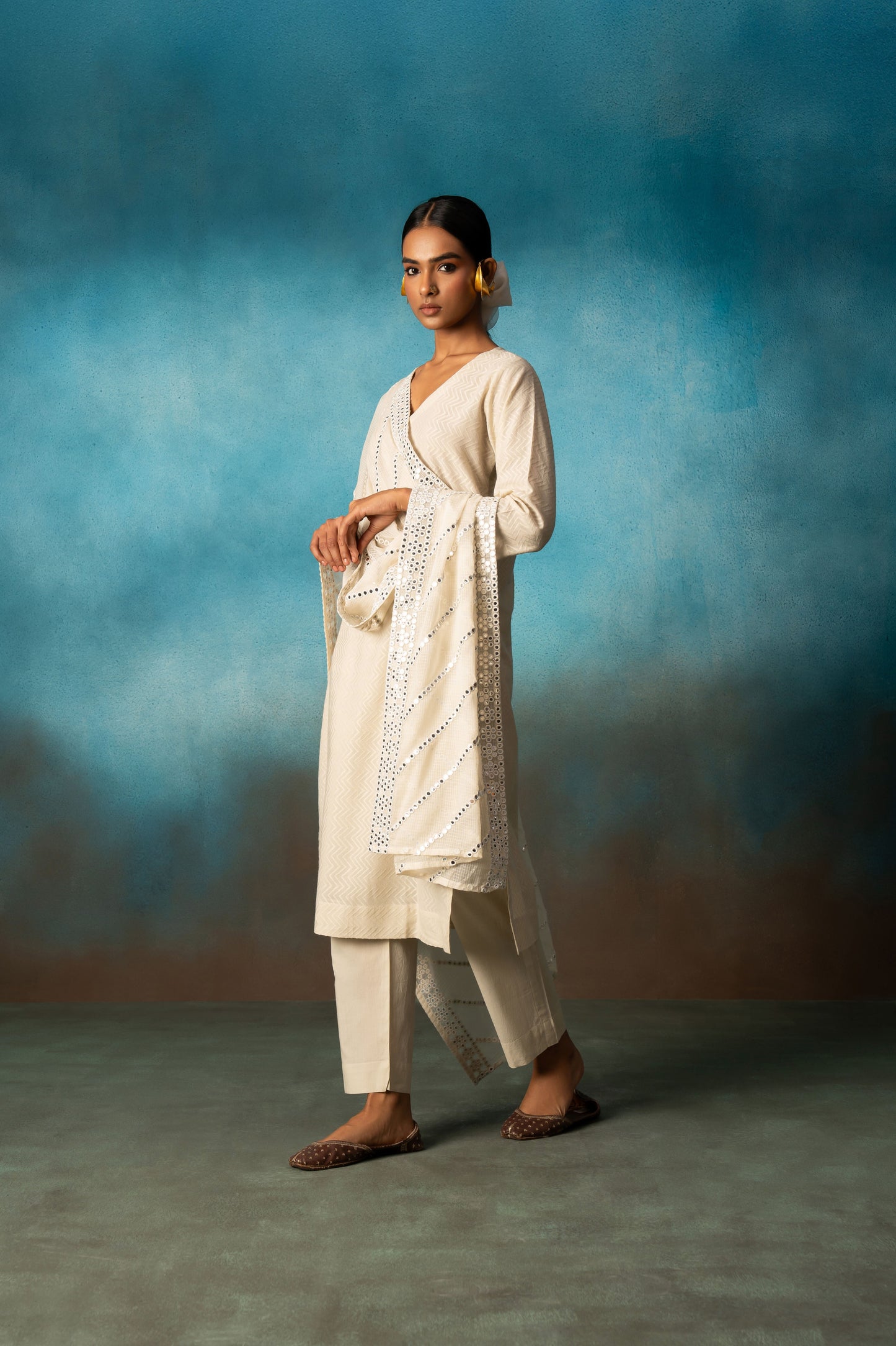OFF WHITE STRAIGHT KURTA SET
