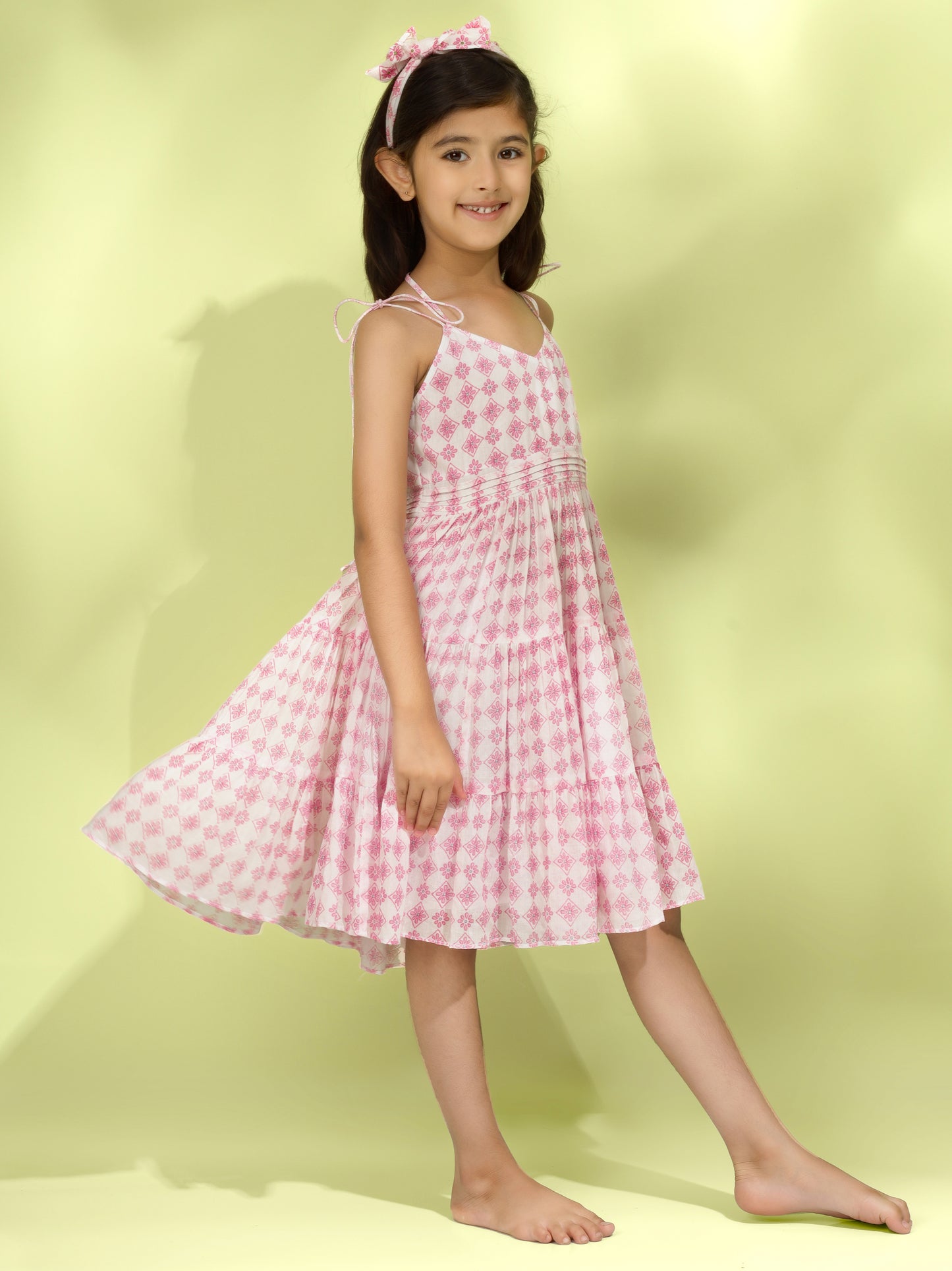 Jiyara - White Pink Printed Waist Pleated Dress