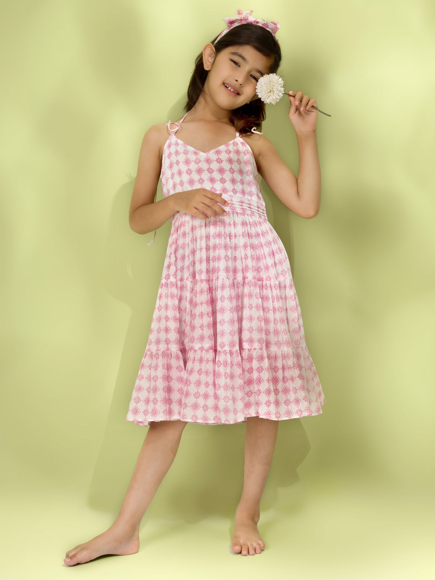 Jiyara - White Pink Printed Waist Pleated Dress