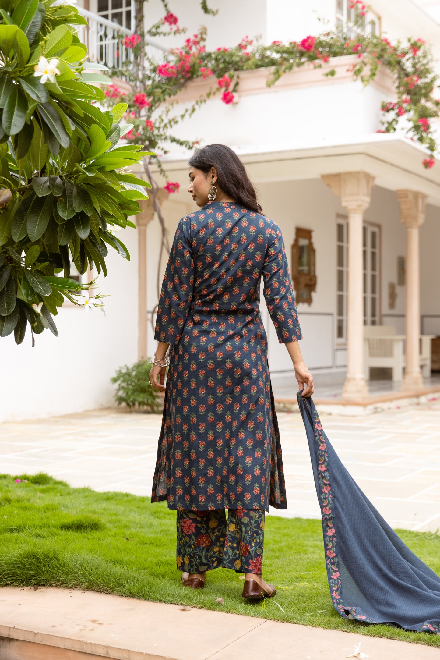 Azure Butti Sleeved