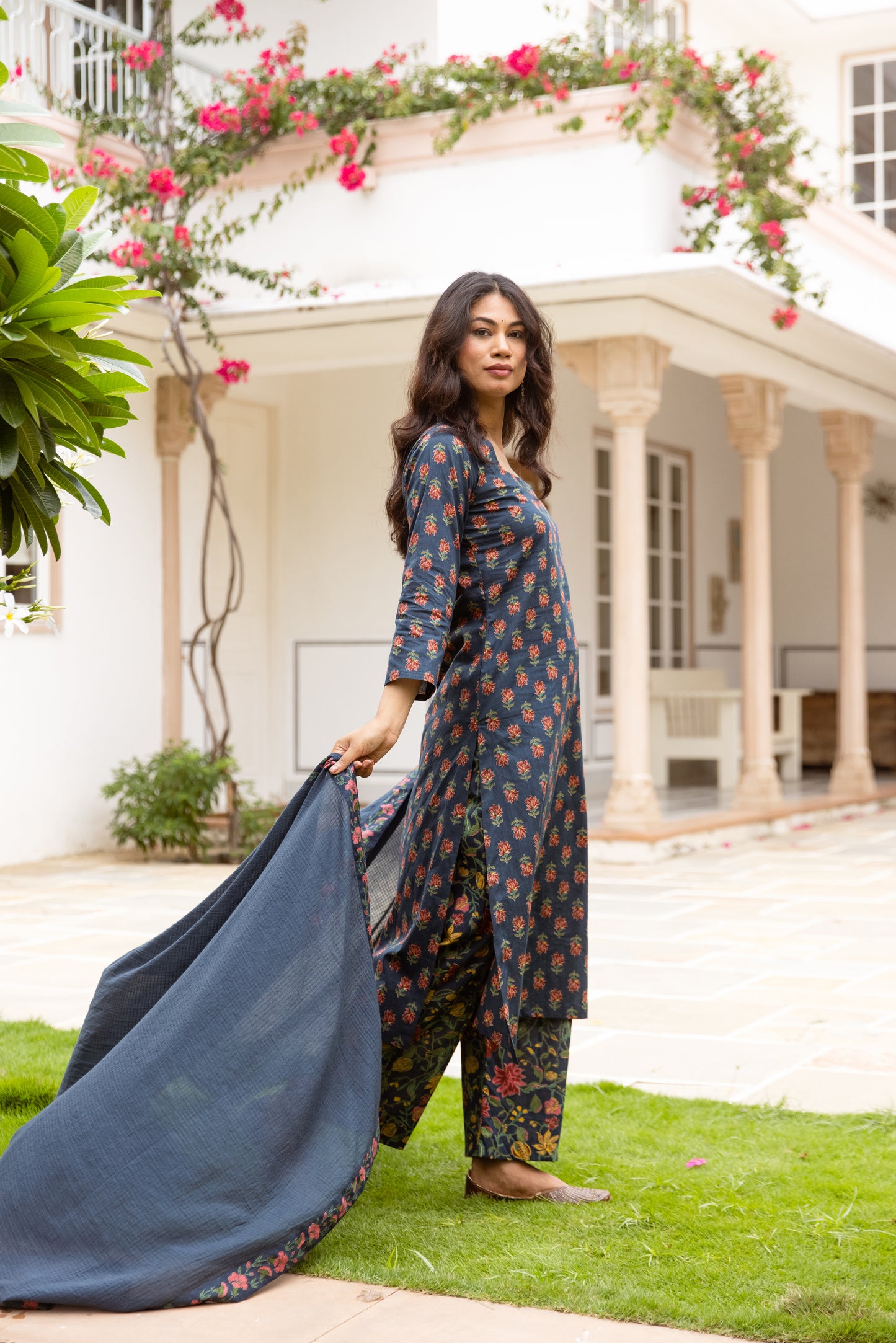 Azure Butti Sleeved