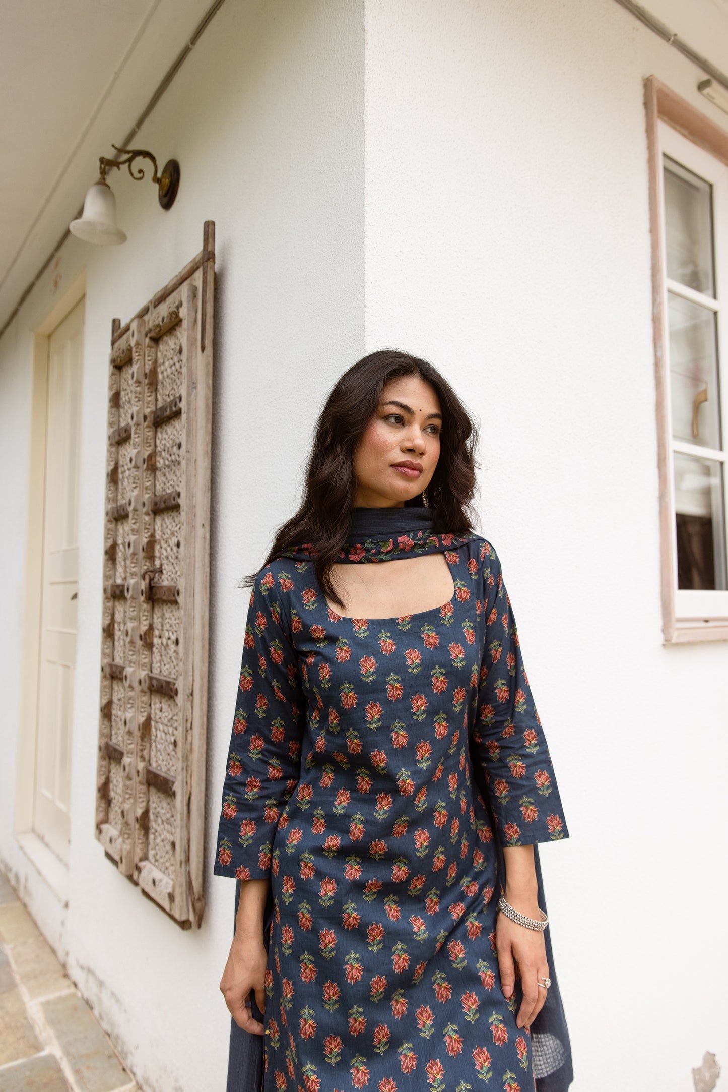 Azure Butti Sleeved