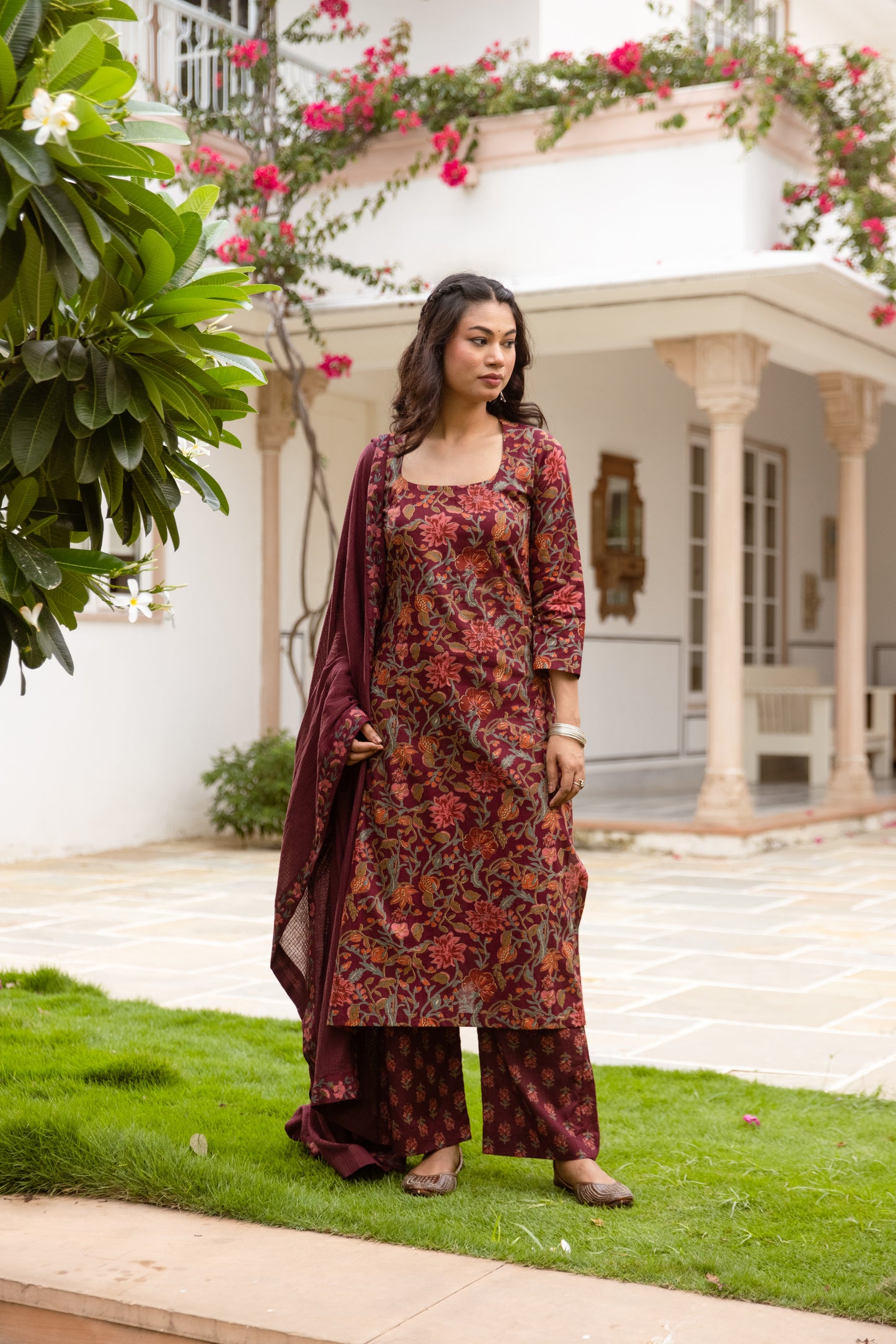 Rosewood Jaal Sleeved