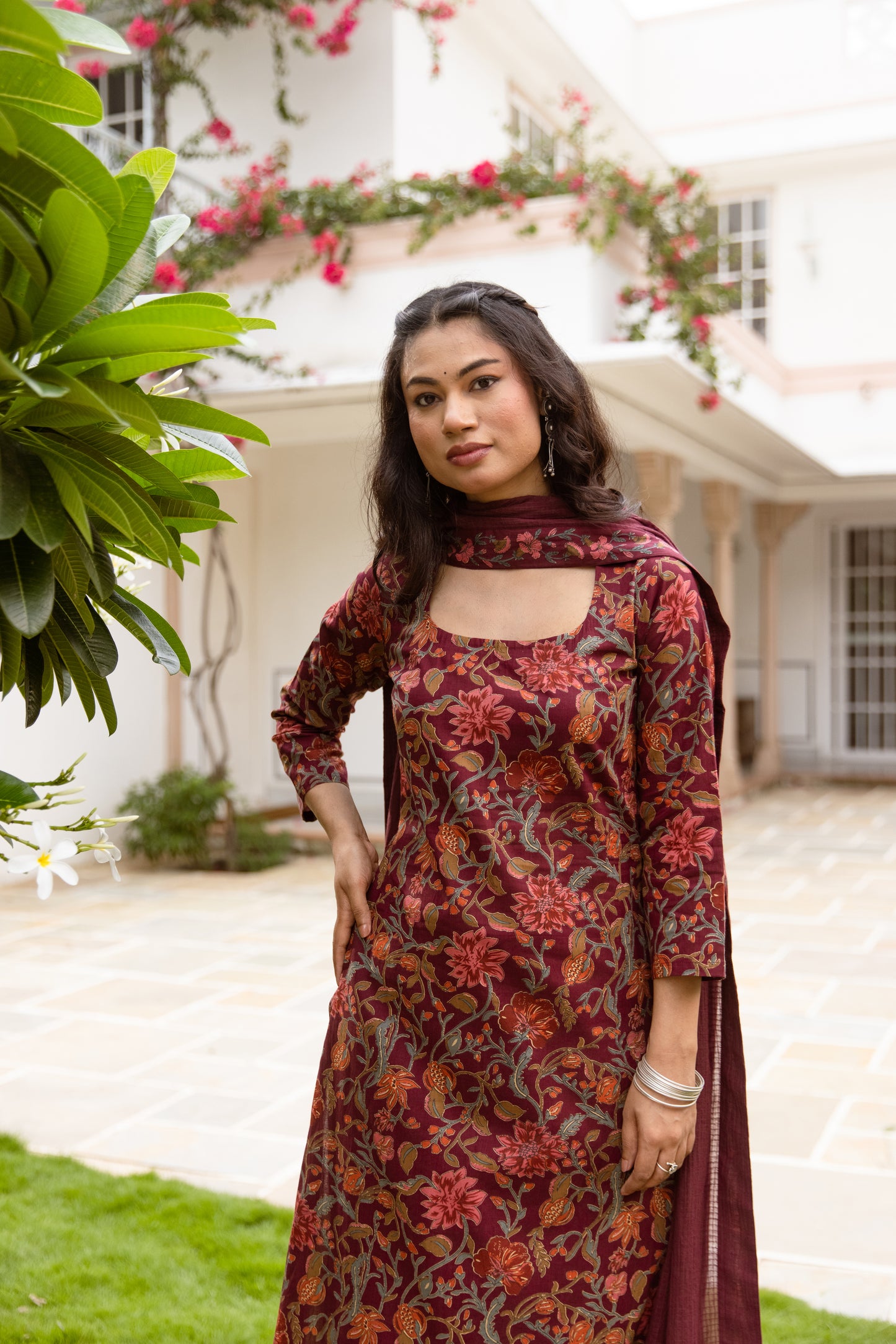Rosewood Jaal Sleeved