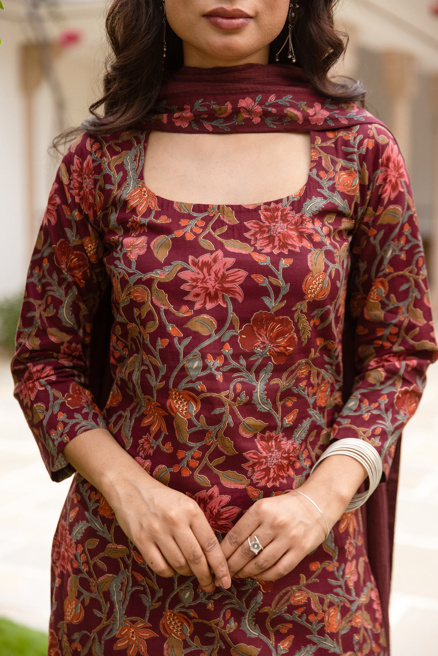 Rosewood Jaal Sleeved
