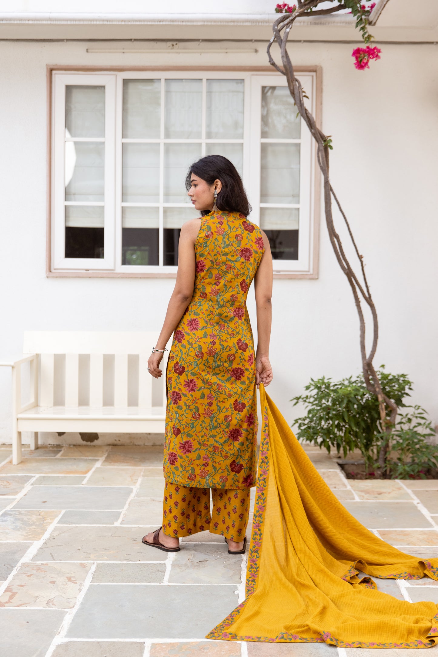 Saffron Jaal Sleeveless