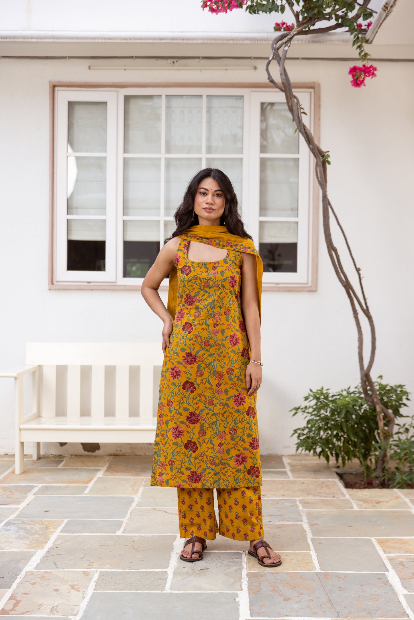 Saffron Jaal Sleeveless