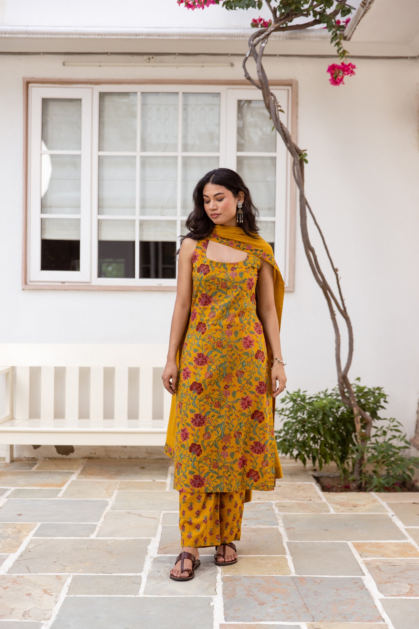 Saffron Jaal Sleeveless