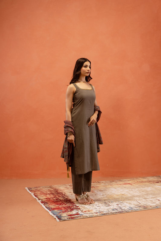 Silver Mist Straight-Cut Sleeveless Suit
