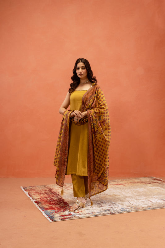 Marigold Glow Straight-Cut Sleeveless Suit