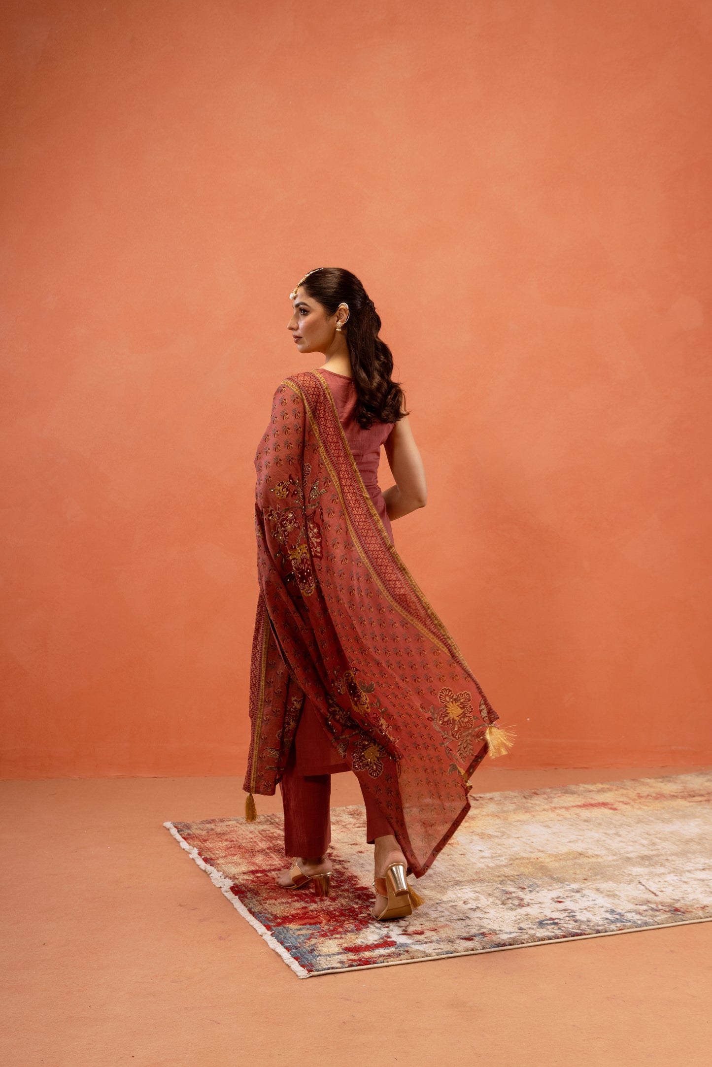 Dusky Rose Straight-Cut Sleeveless Suit