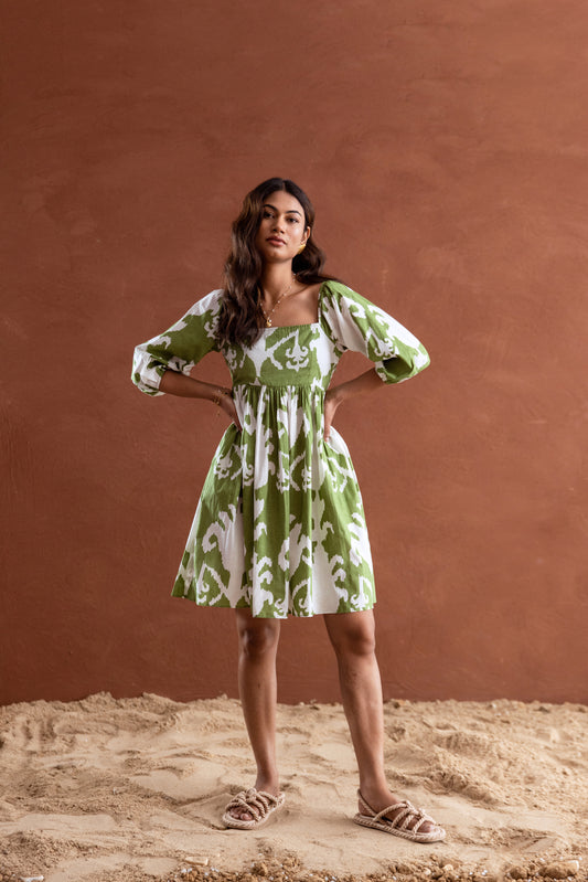 Green and White Patterned Square Neck Sleeved Short Dress