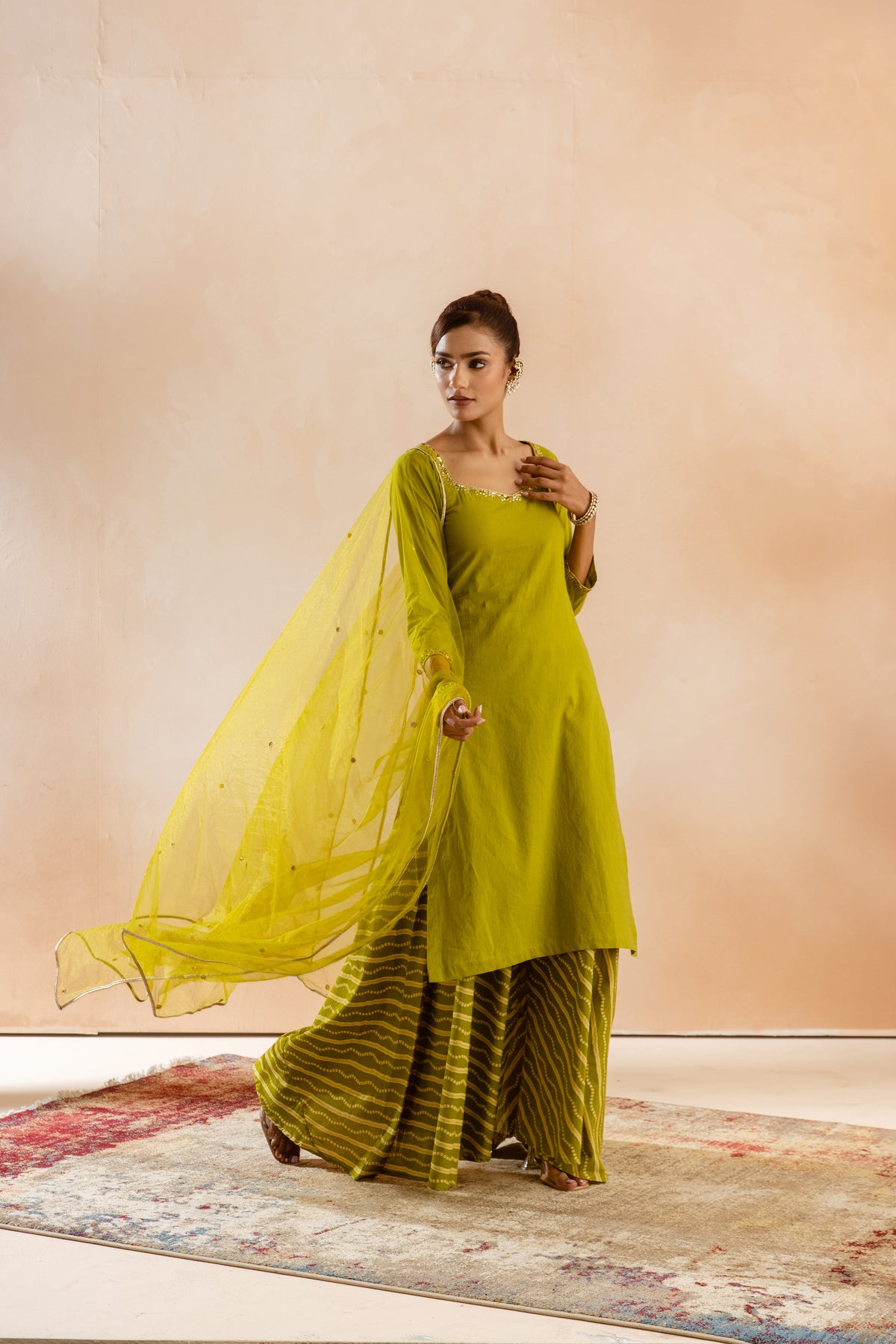 Kairi Sleeved-The Line (Green)