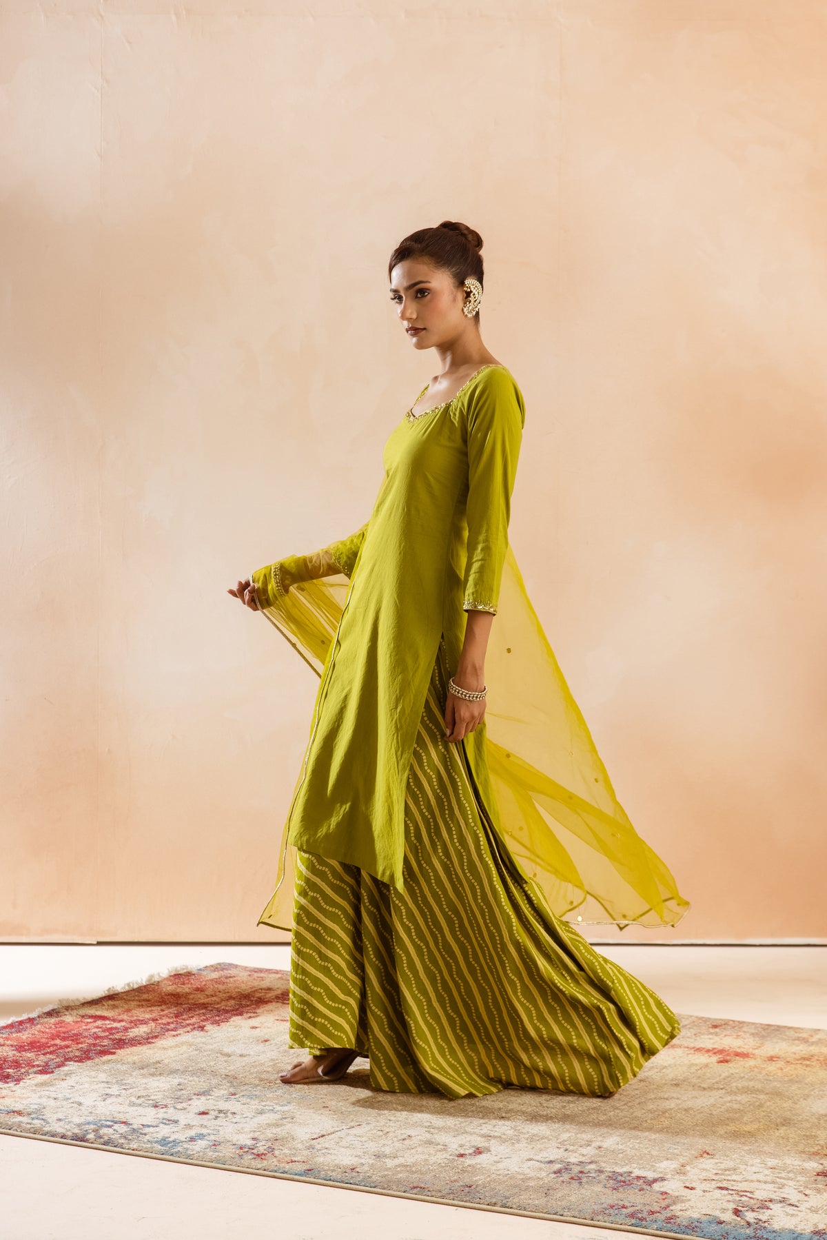Kairi Sleeved-The Line (Green)