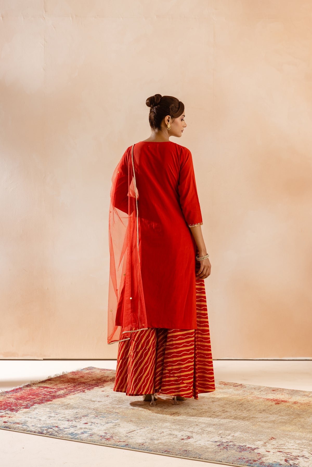 Kesar Sleeved-The Line (Red)