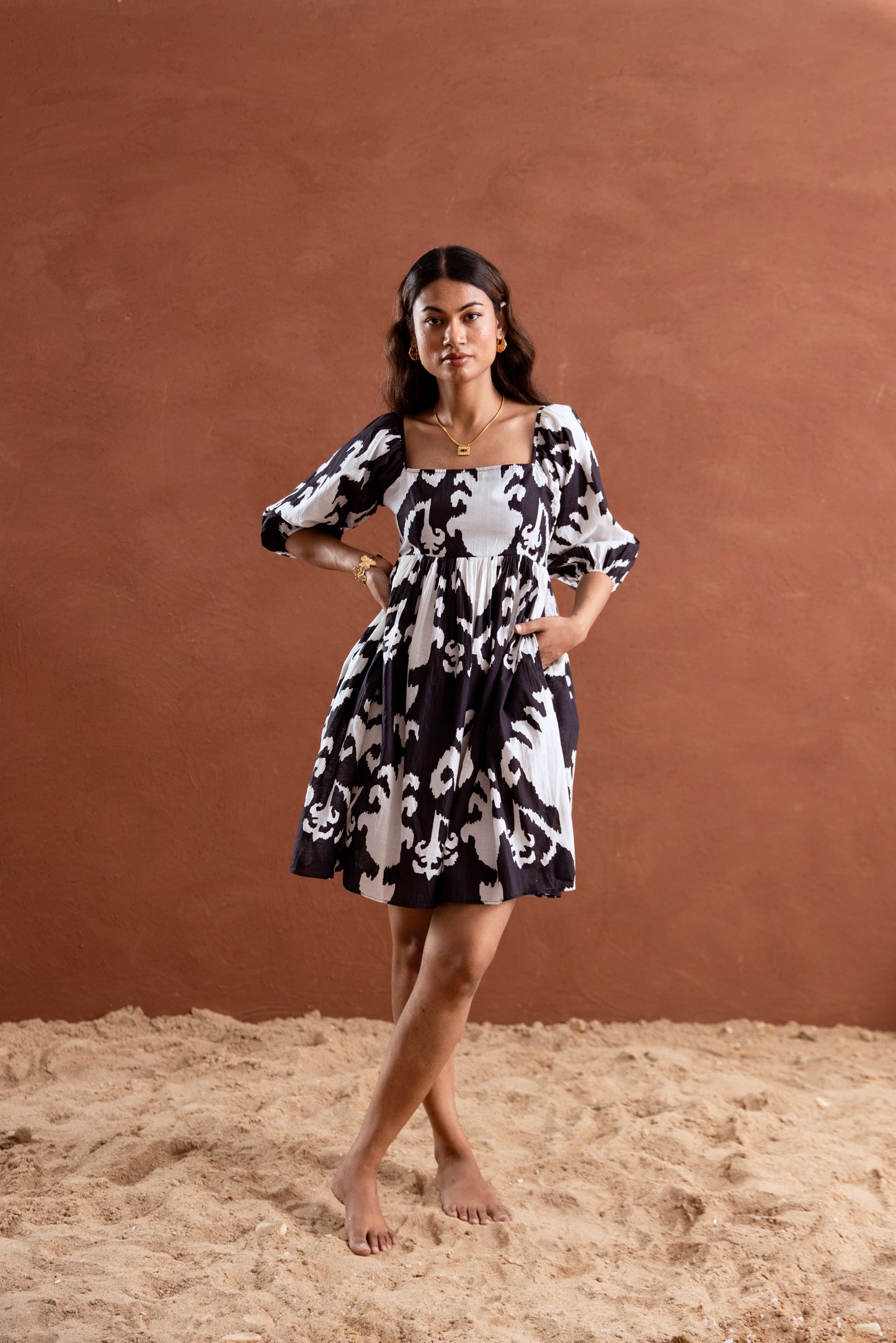 Black and White Patterned Square Neck Sleeved Short Dress