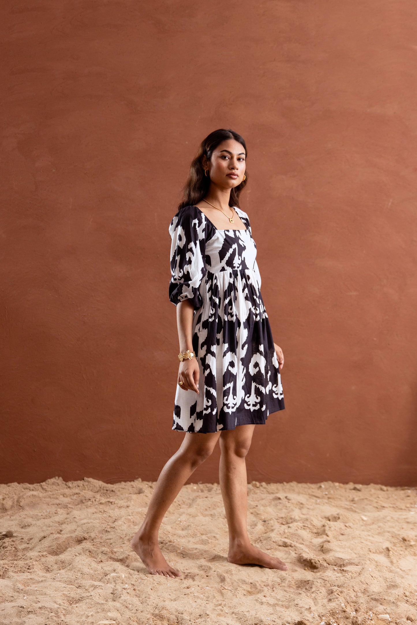 Black and White Patterned Square Neck Sleeved Short Dress