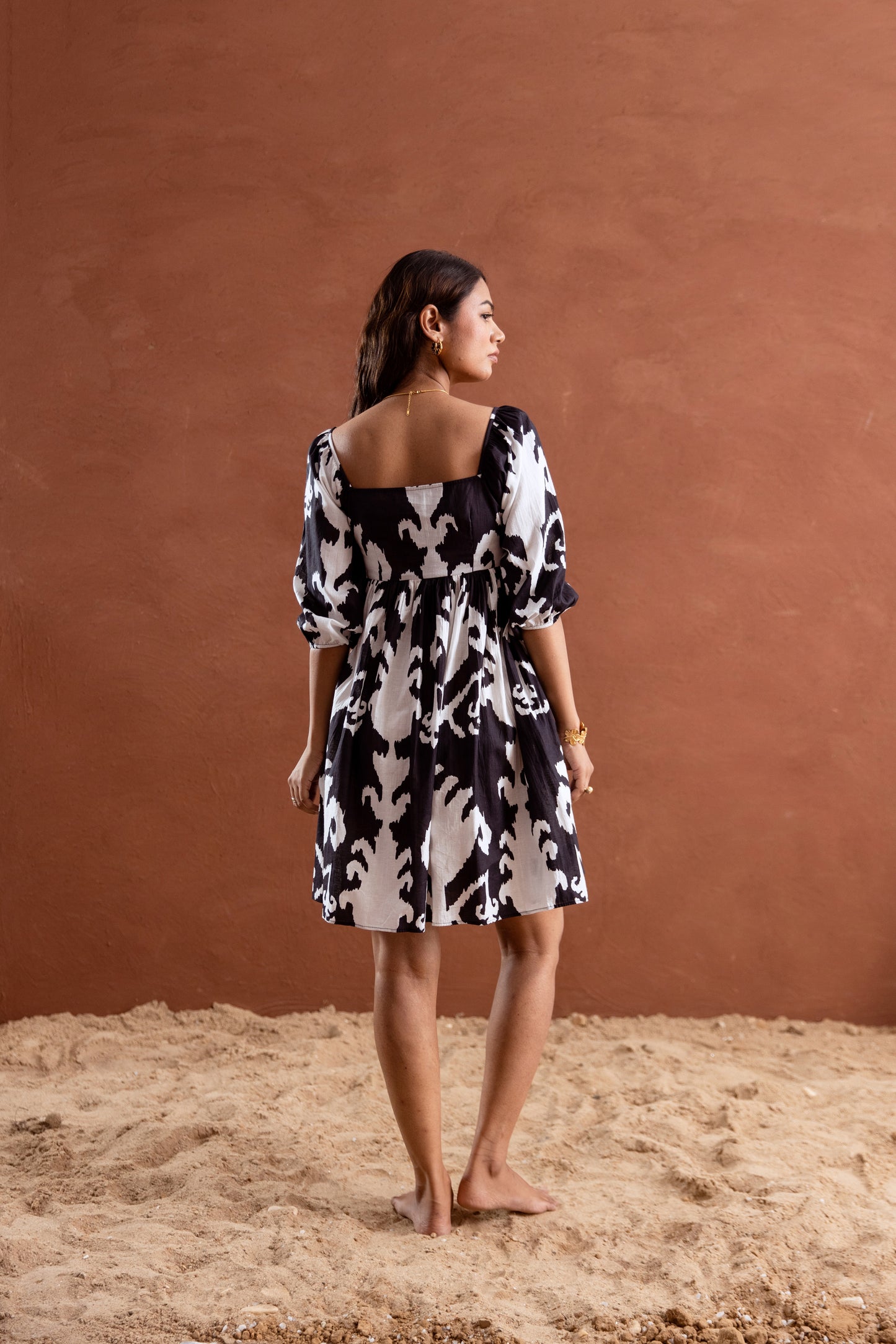 Black and White Patterned Square Neck Sleeved Short Dress