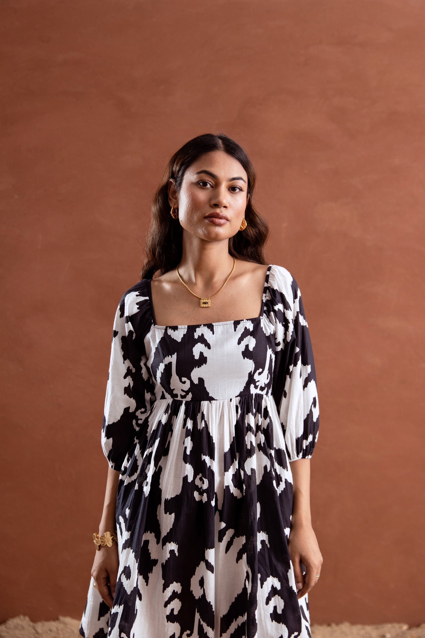 Black and White Patterned Square Neck Sleeved Short Dress