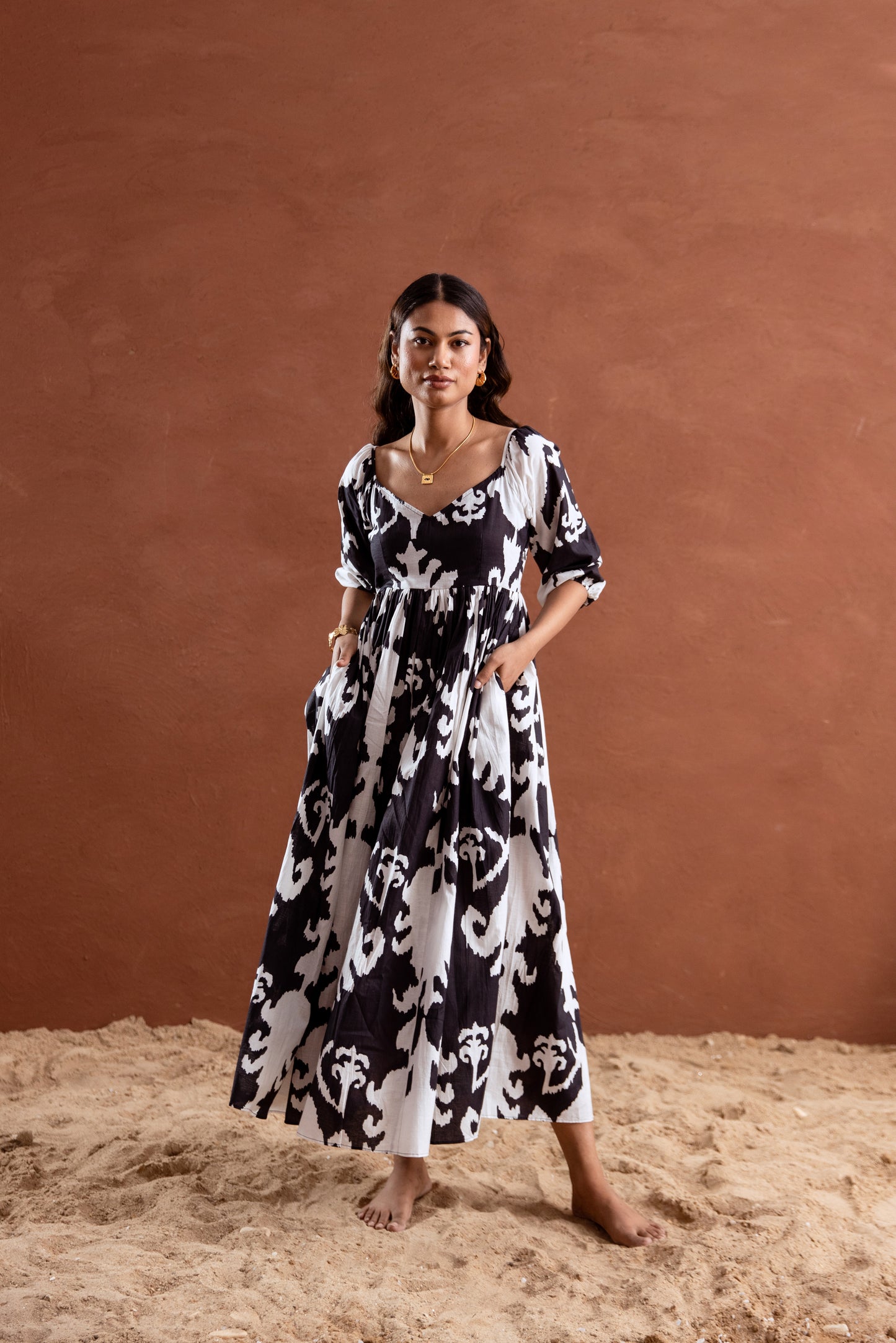 Black and White Patterned Sleeved Maxi Dress