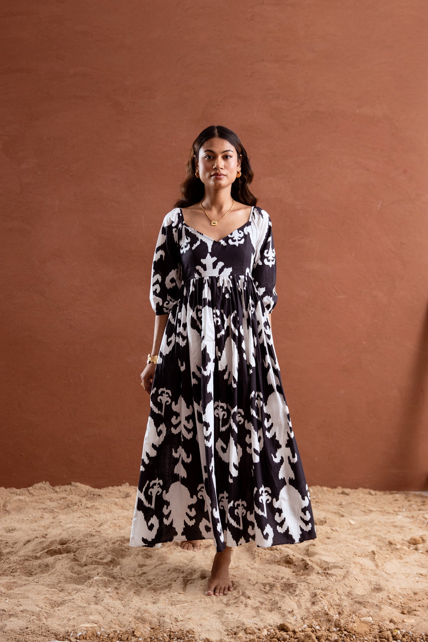 Black and White Patterned Sleeved Maxi Dress