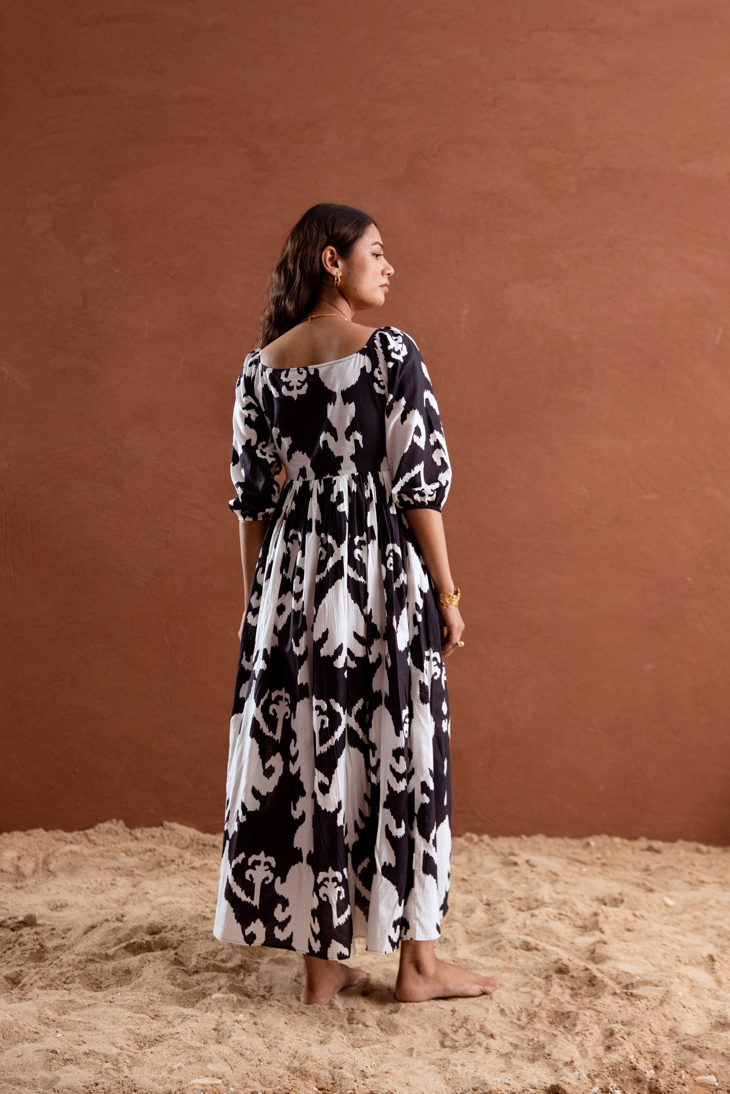 Black and White Patterned Sleeved Maxi Dress