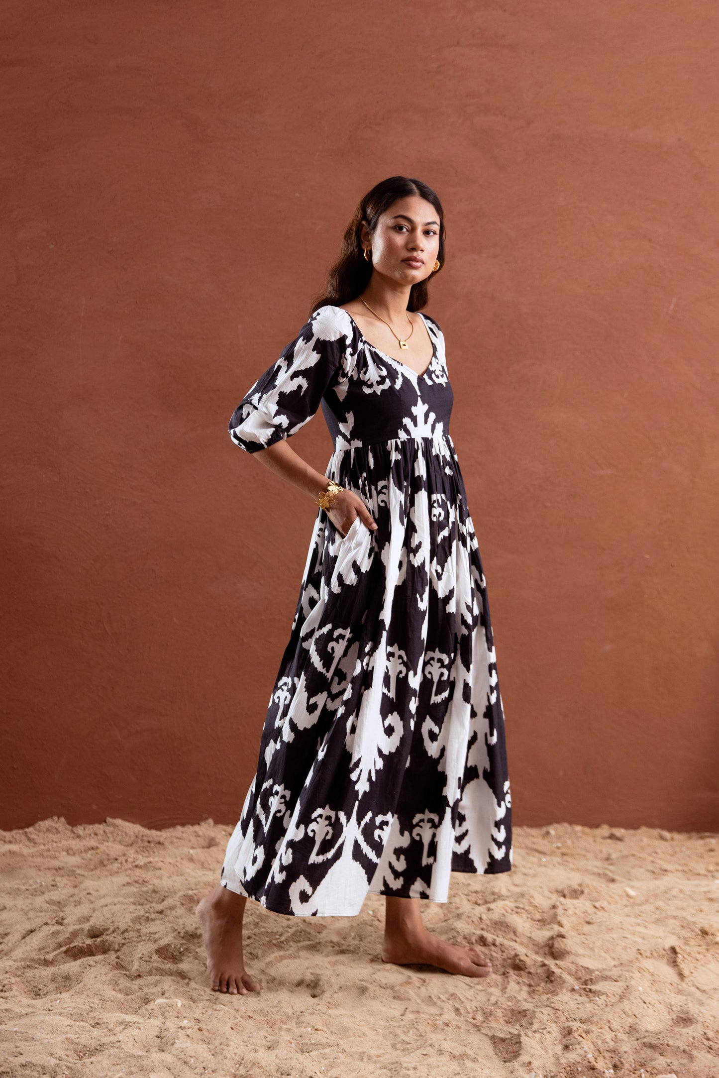 Black and White Patterned Sleeved Maxi Dress
