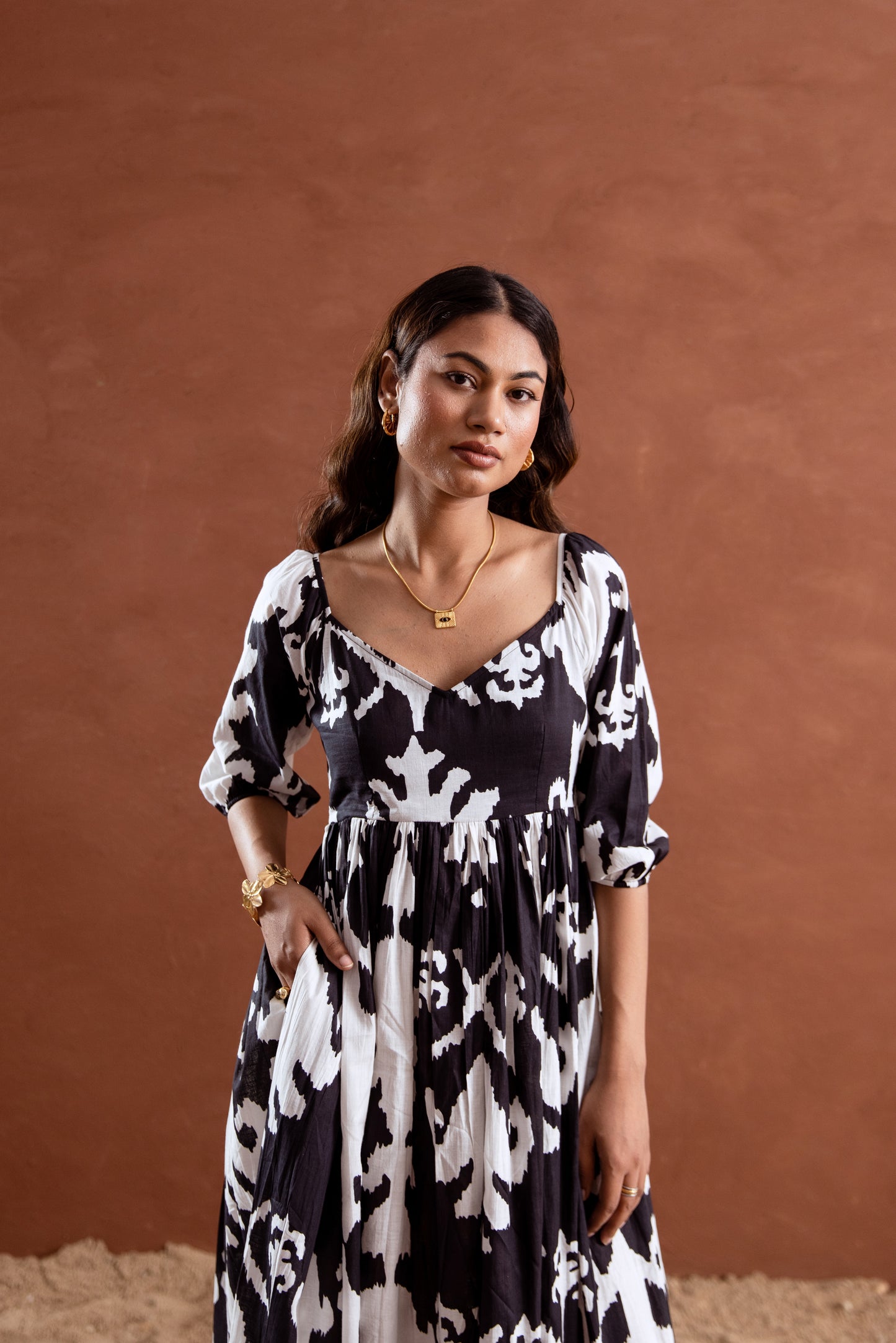 Black and White Patterned Sleeved Maxi Dress