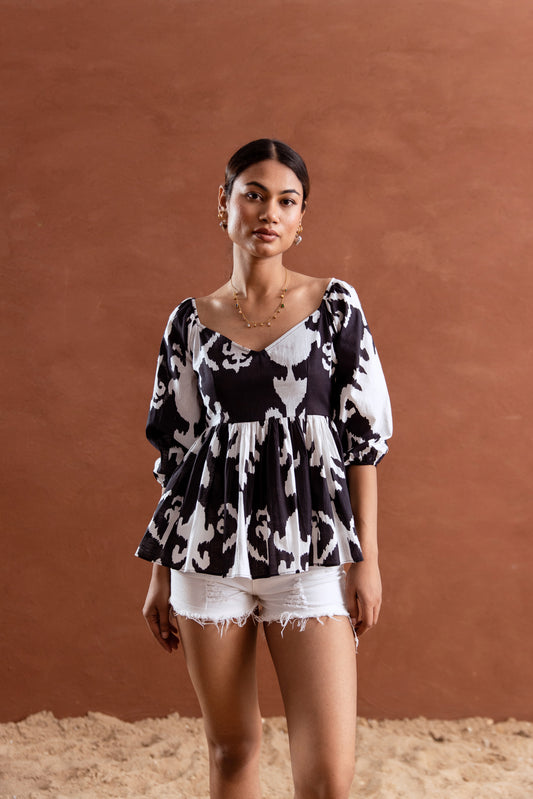Black and White Patterned Sleeved Top