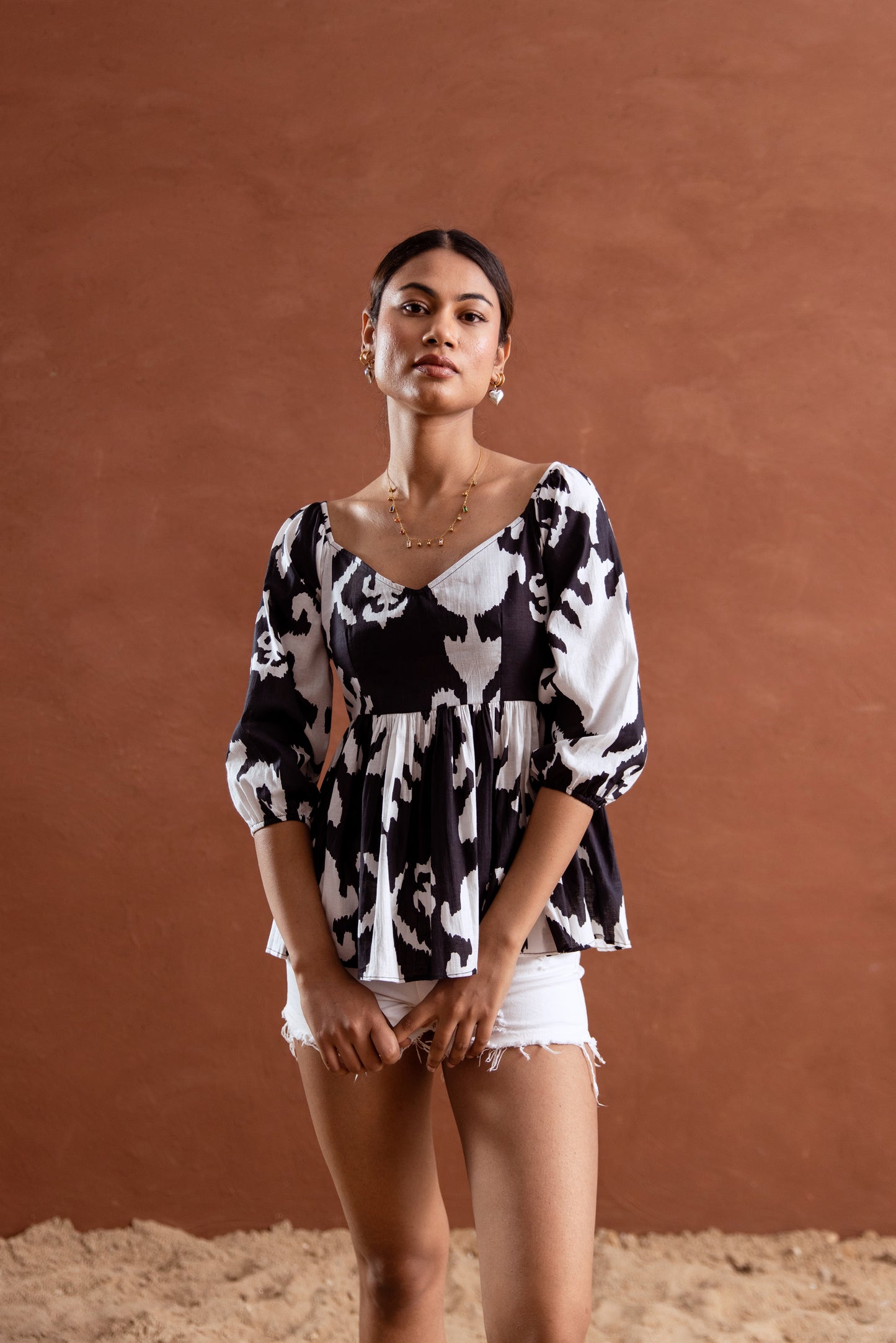 Black and White Patterned Sleeved Top