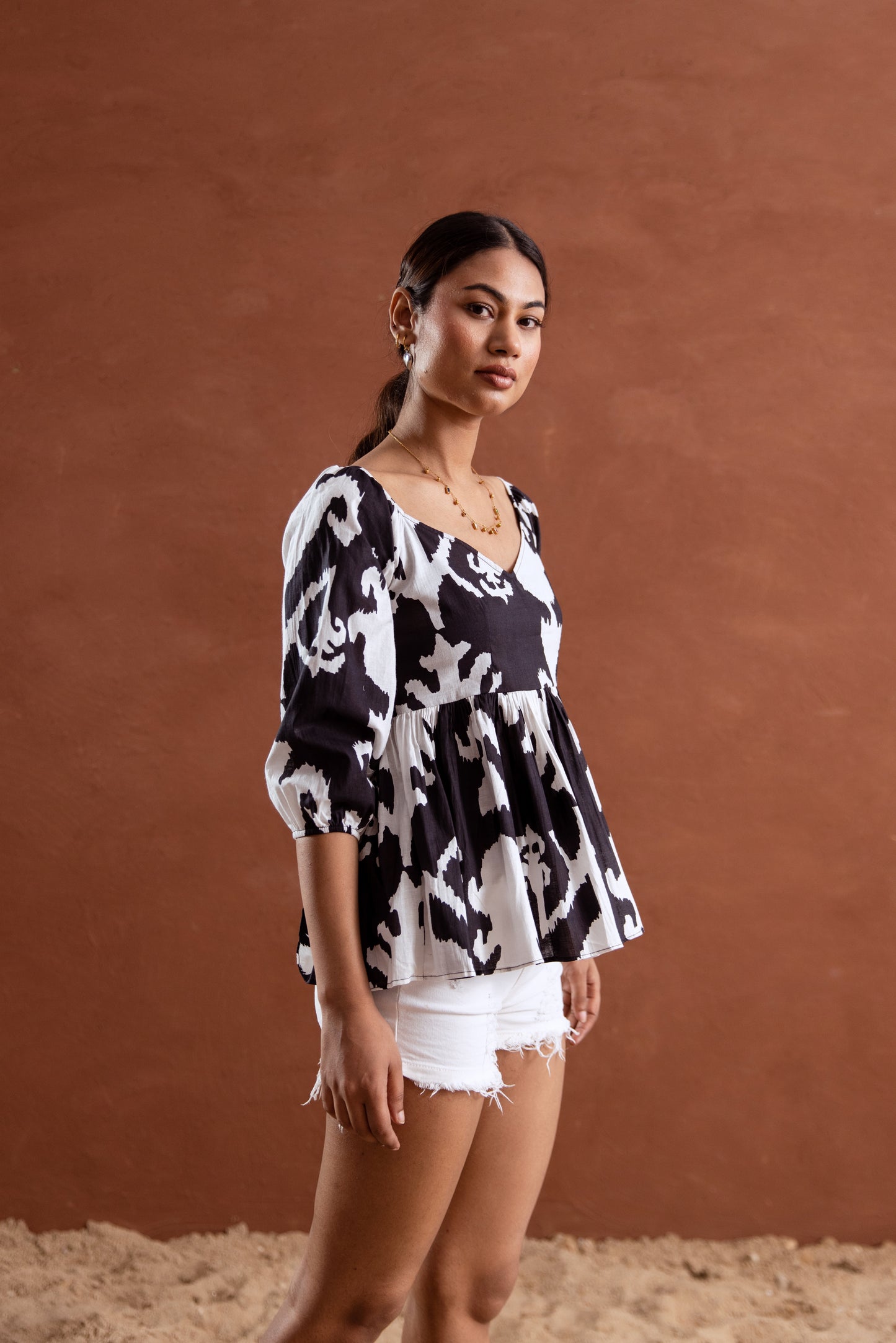 Black and White Patterned Sleeved Top