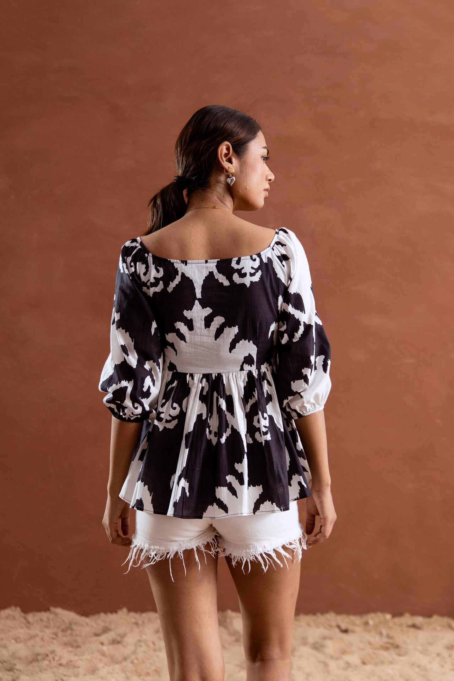 Black and White Patterned Sleeved Top