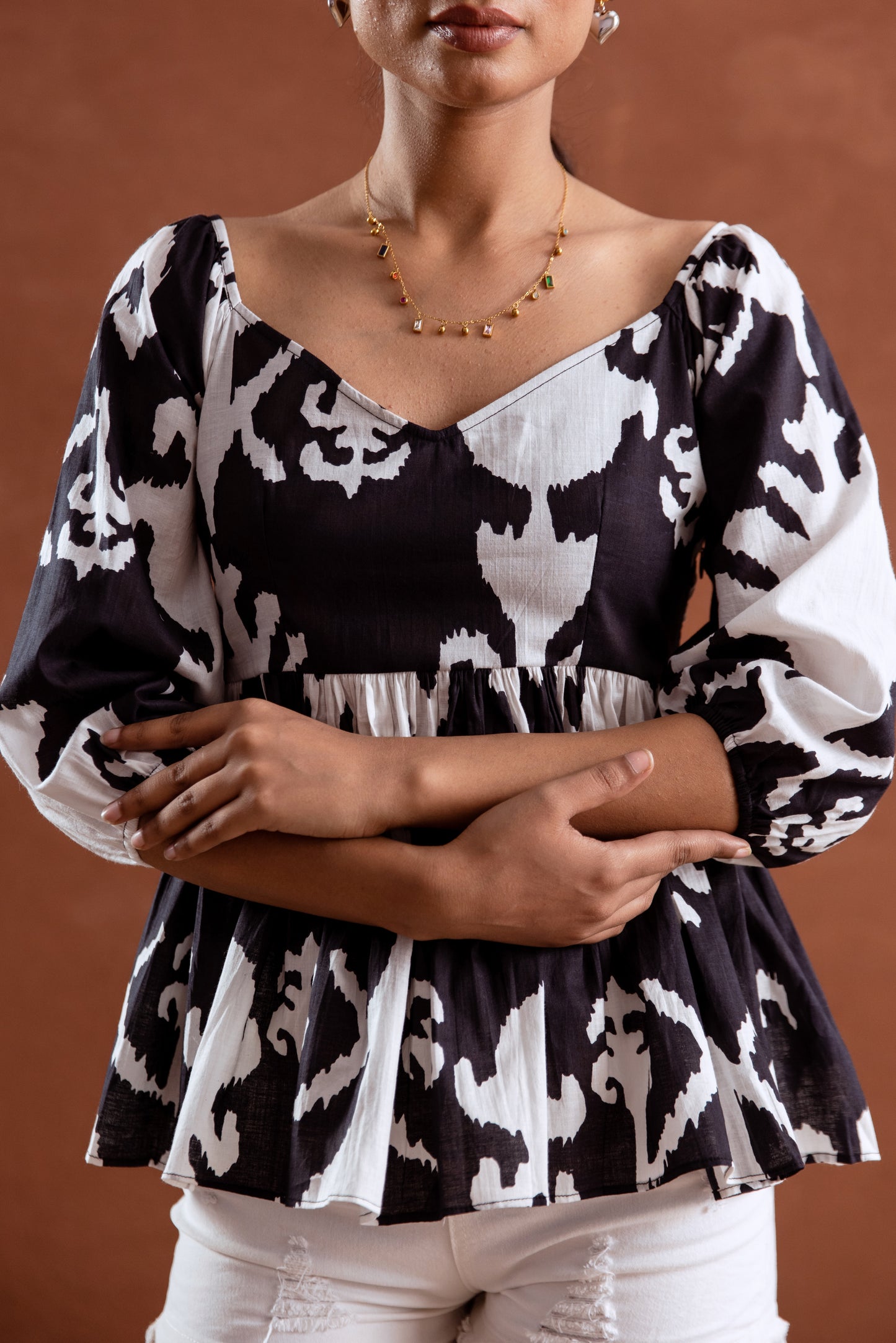 Black and White Patterned Sleeved Top