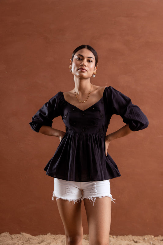 Black Solid Sleeved Top