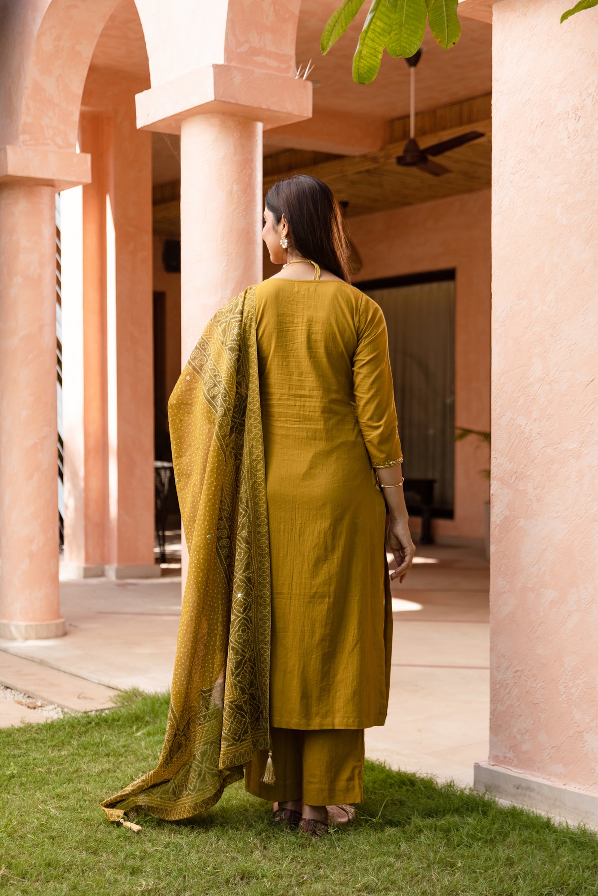 Zaitoon Sleeved - Straight Cut Suit (Olive Green)