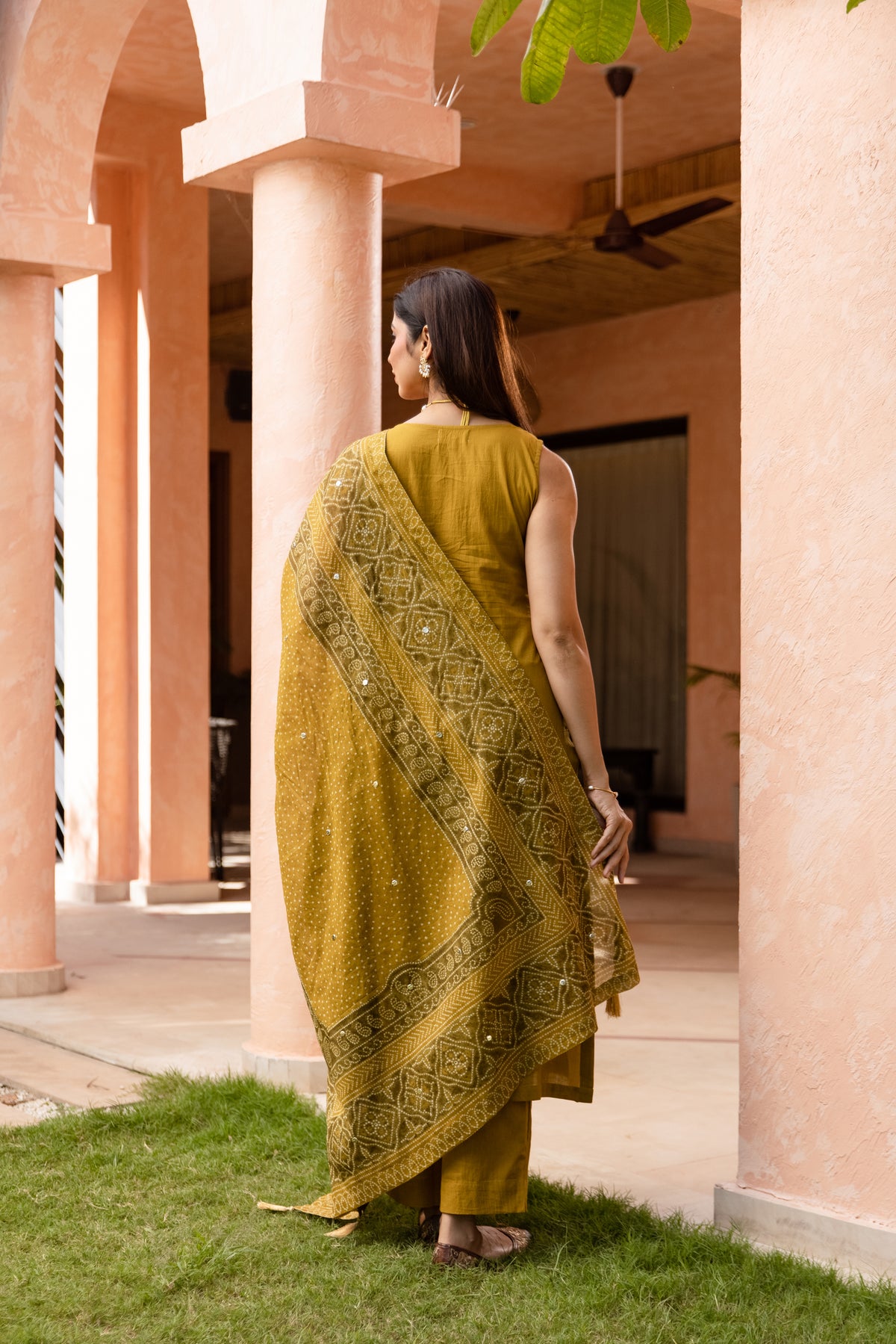 Zaitoon Sleeveless - Straight Cut Suit (Olive Green)