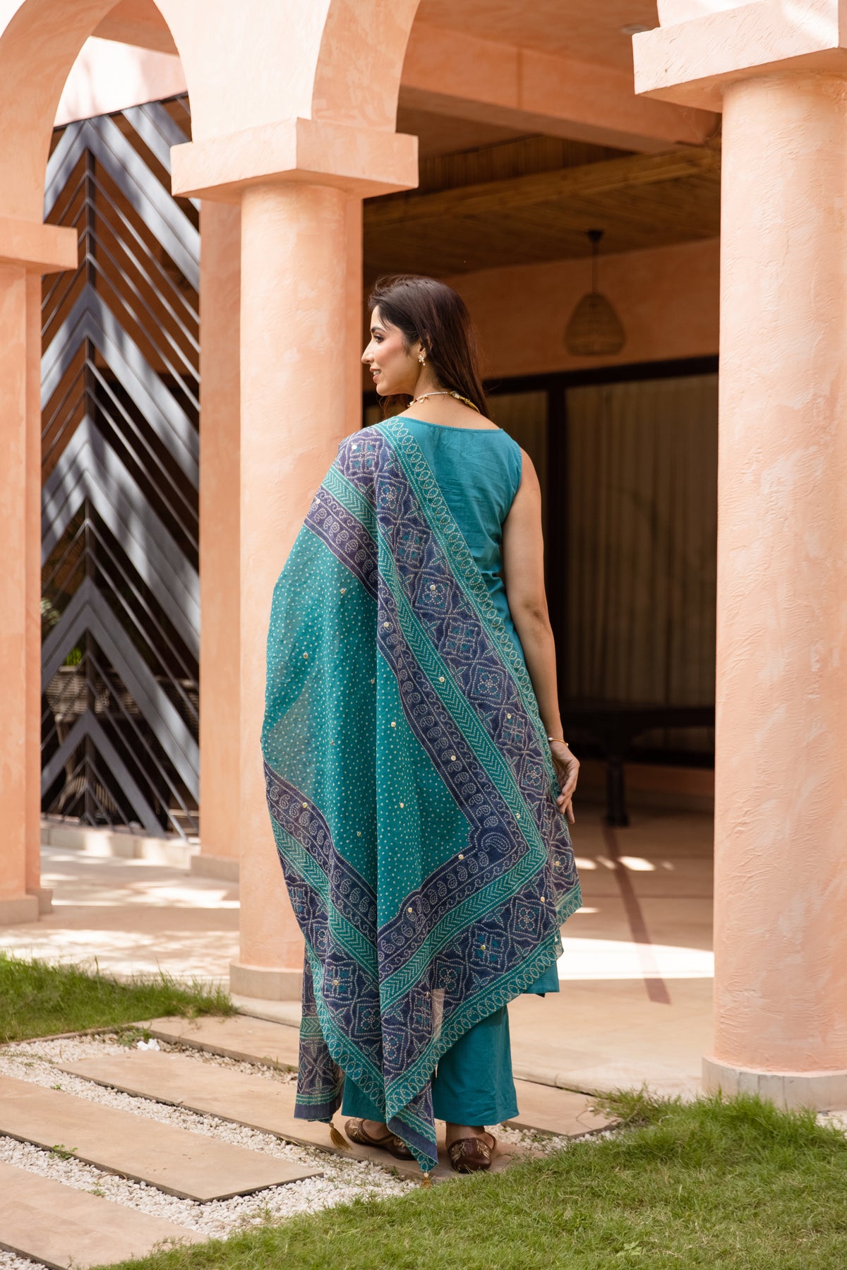 Mor Sleeveless - Straight Cut Suit (Teal)